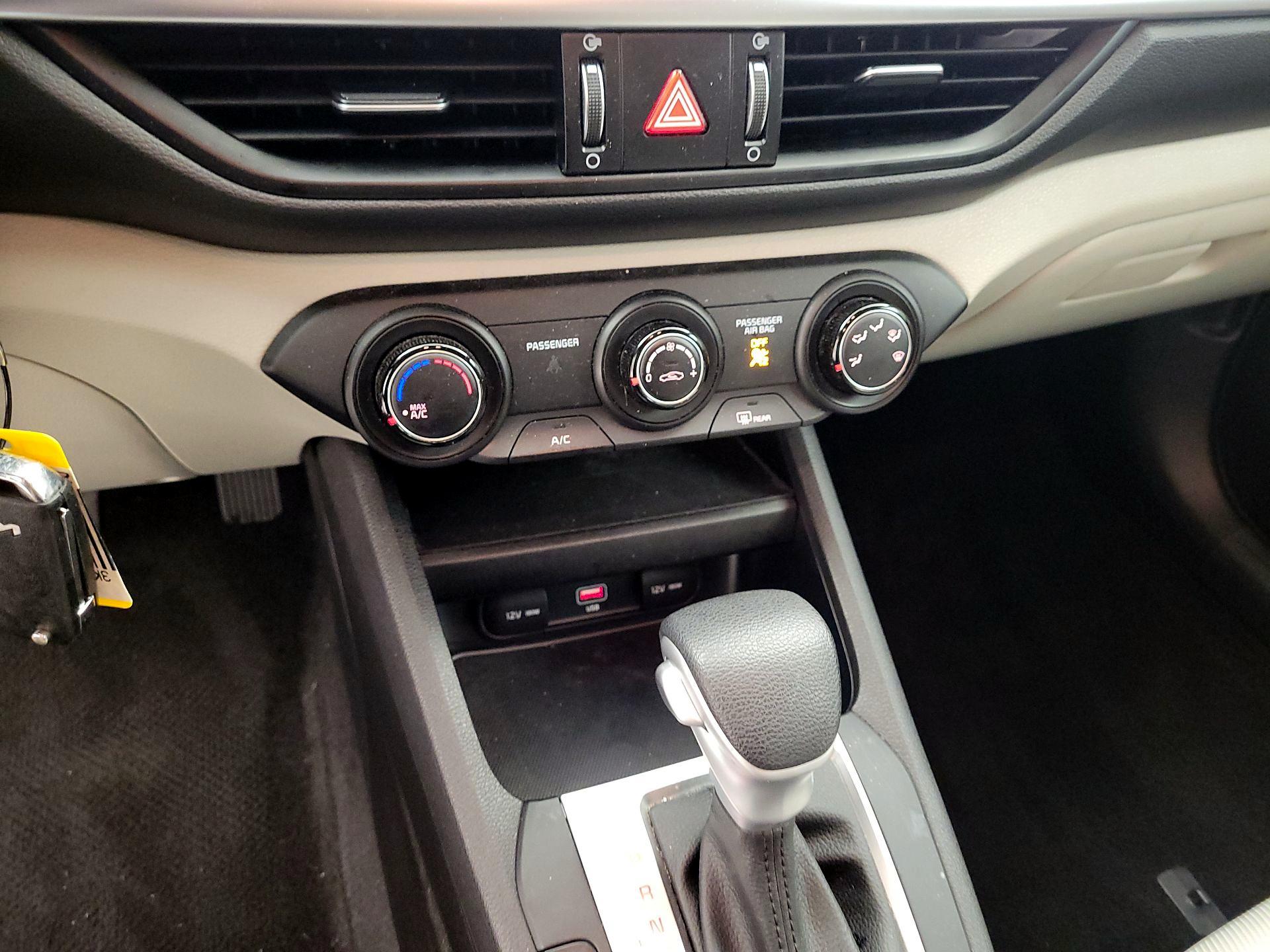 Thumbnail: 2023 Kia Forte - 15