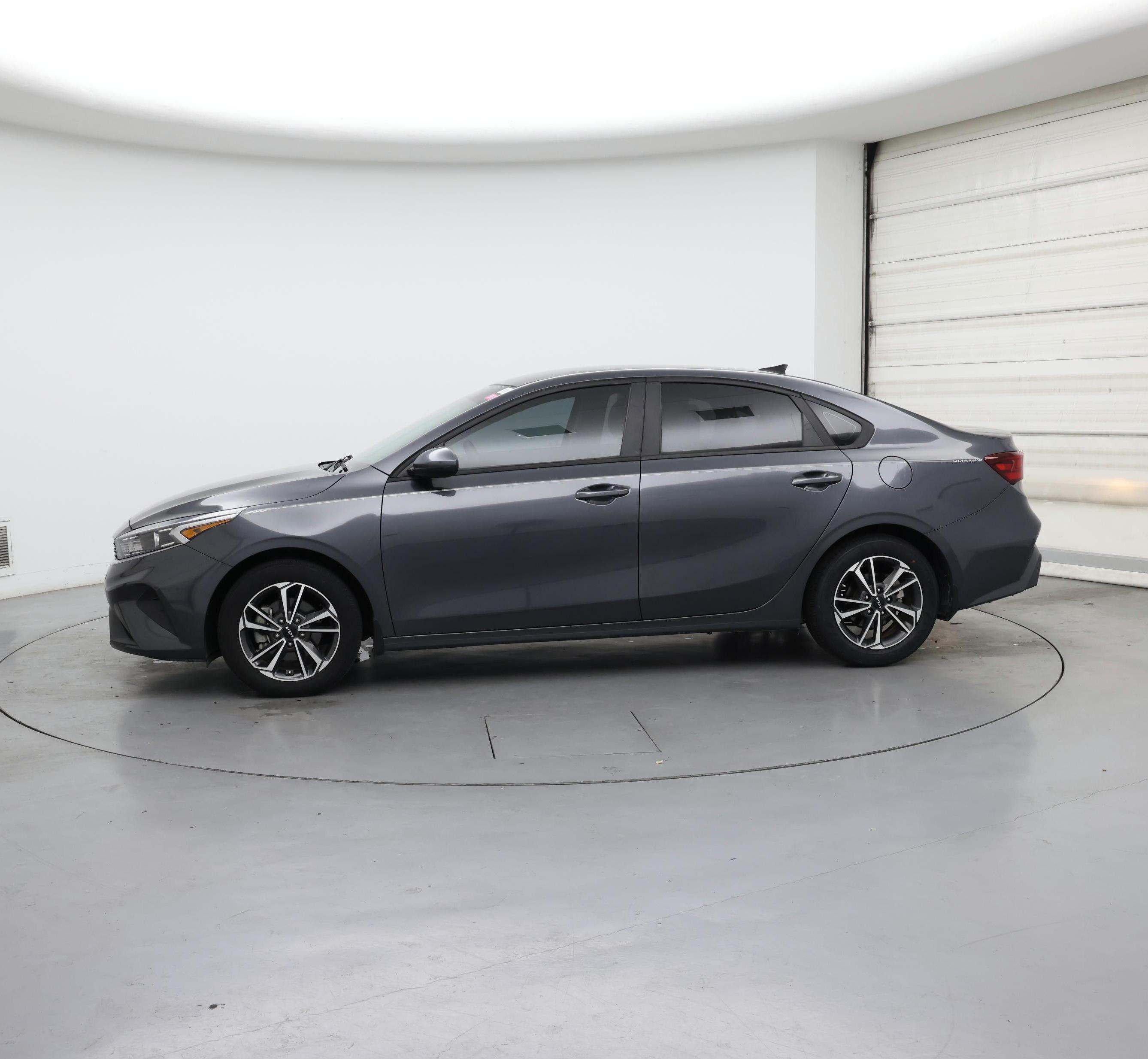Thumbnail: 2023 Kia Forte - 3