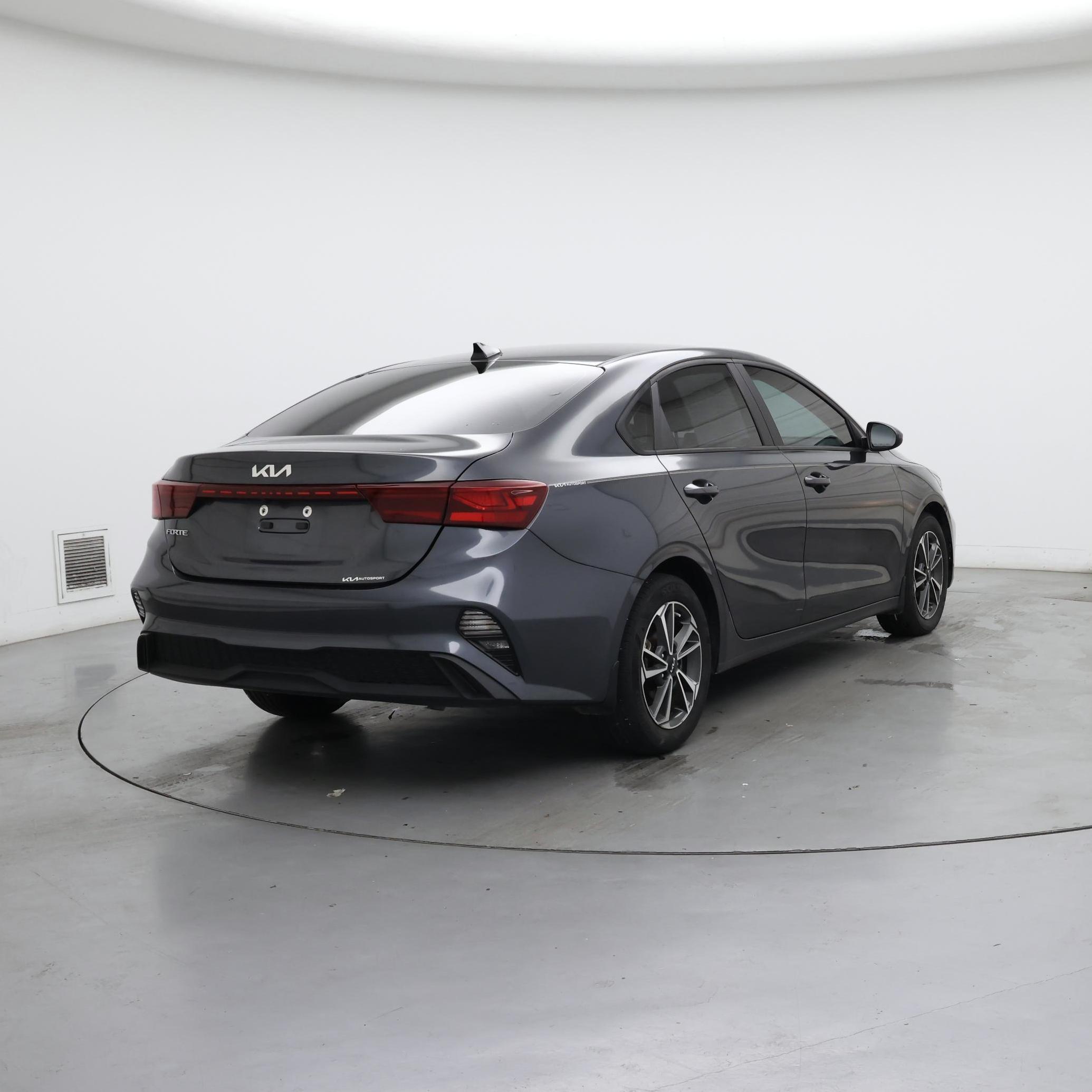Thumbnail: 2023 Kia Forte - 8