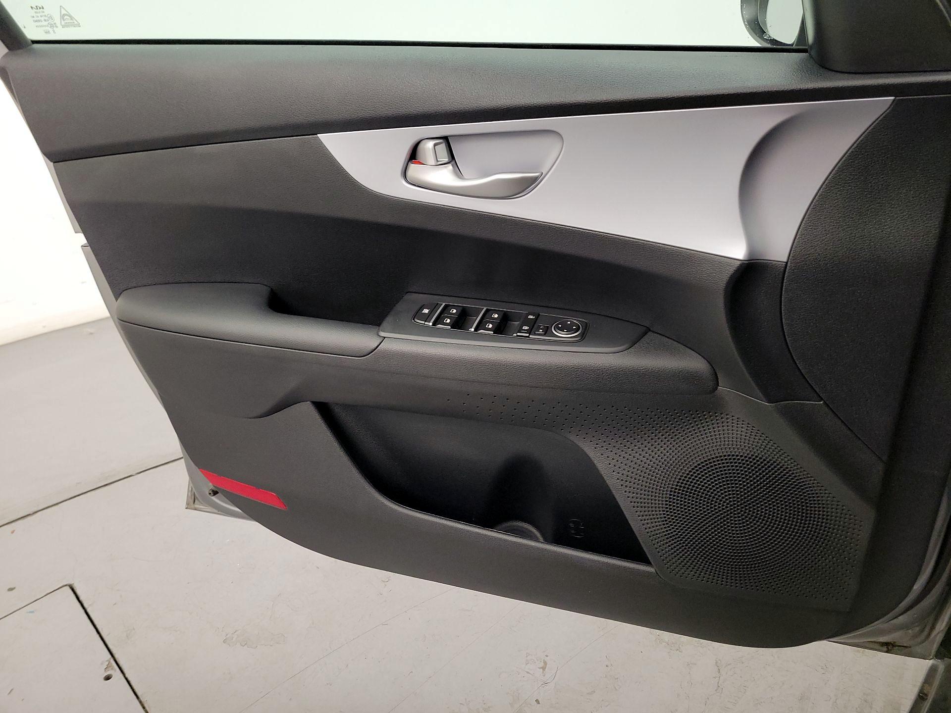 Thumbnail: 2024 Kia Forte - 12