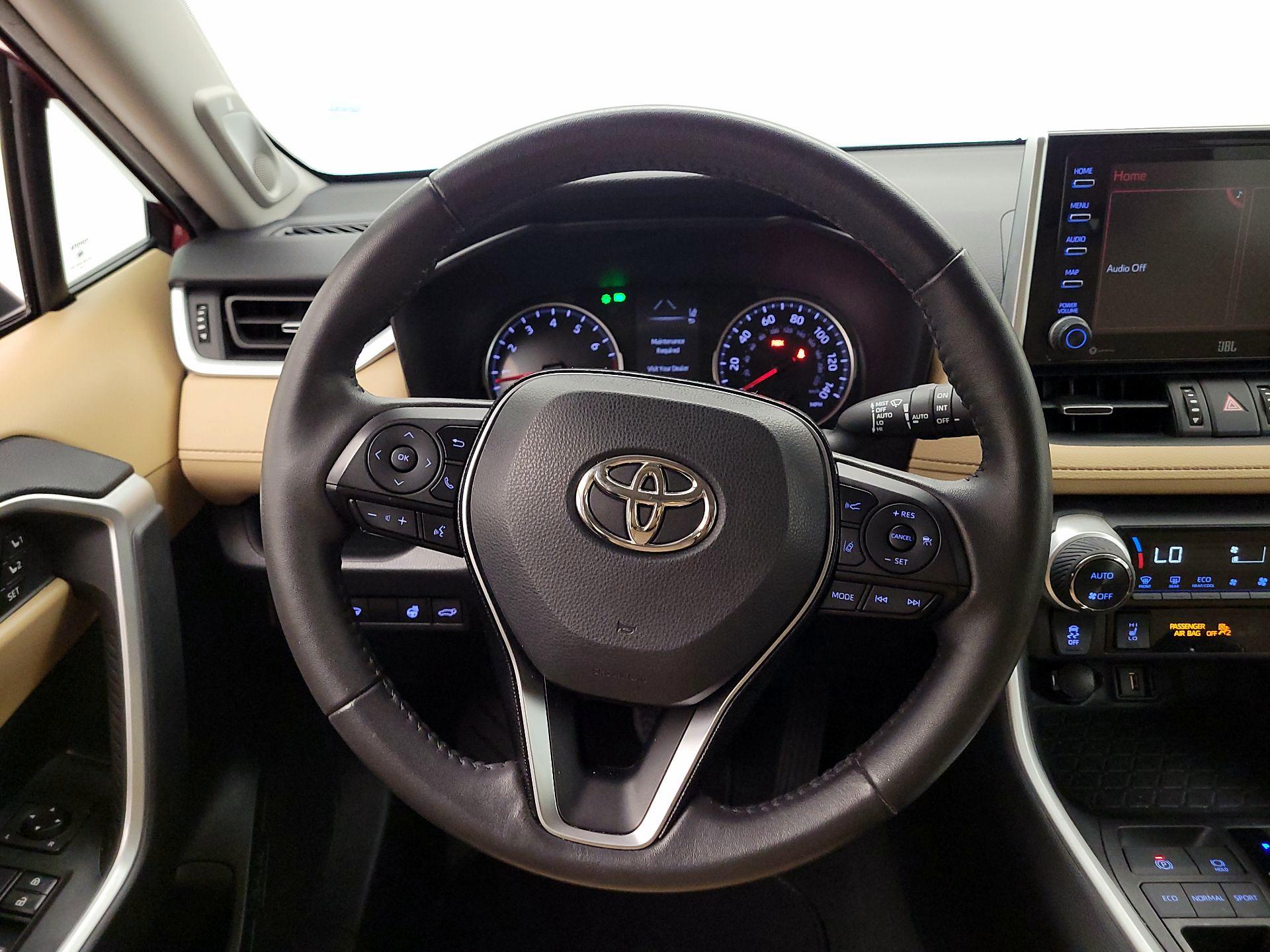 Thumbnail: 2021 Toyota RAV4 - 10