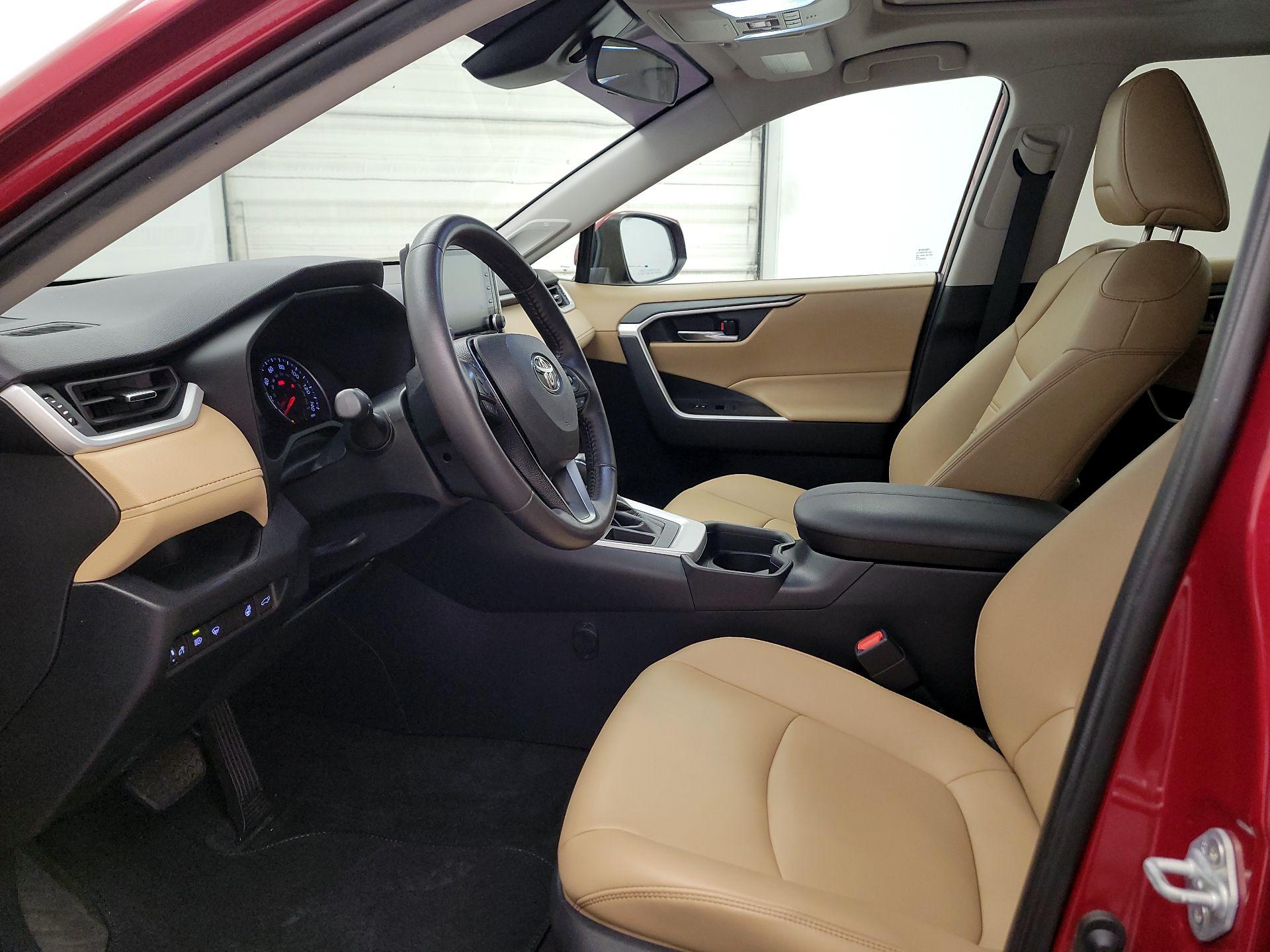 Thumbnail: 2021 Toyota RAV4 - 11