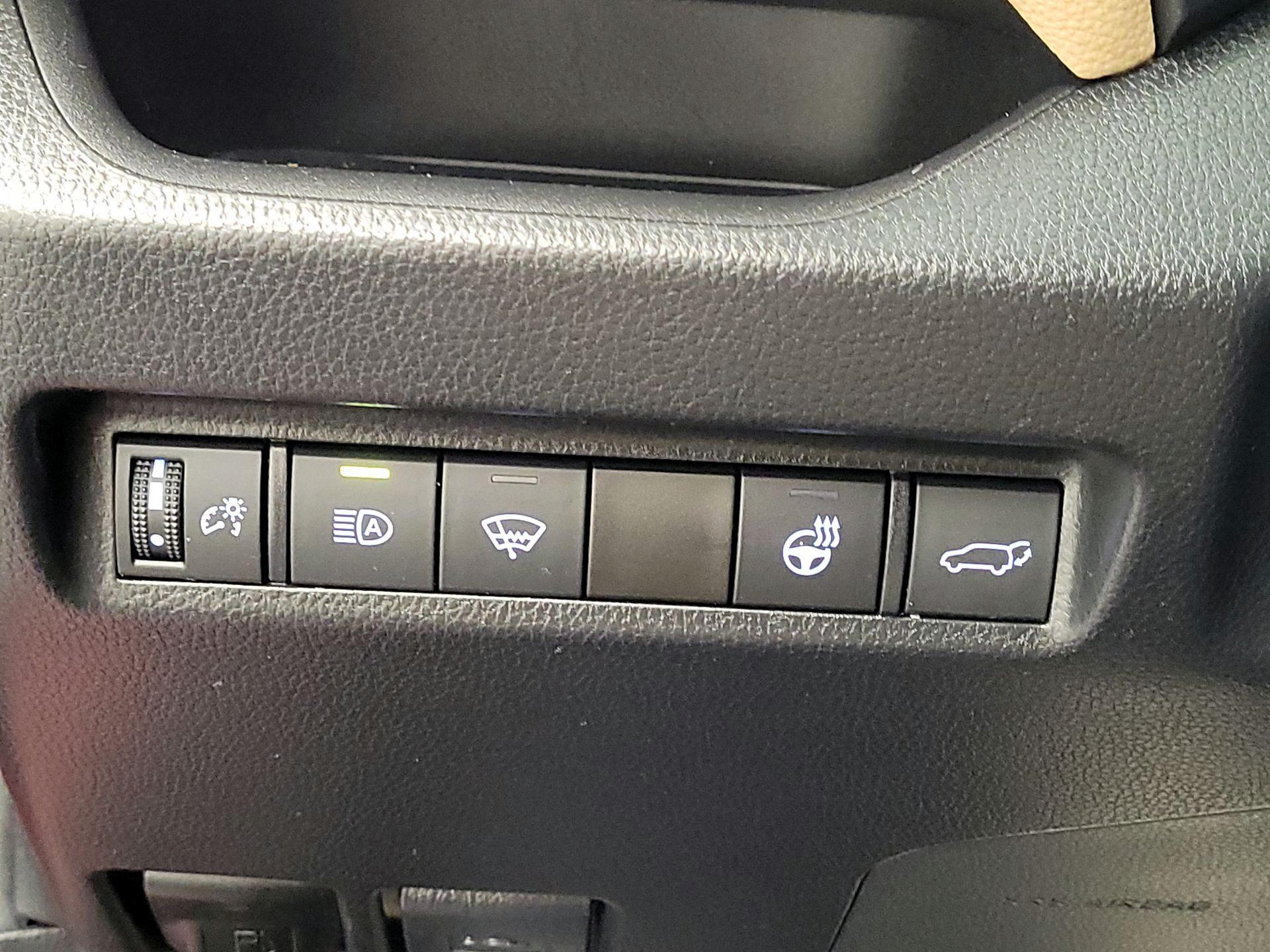 Thumbnail: 2021 Toyota RAV4 - 13