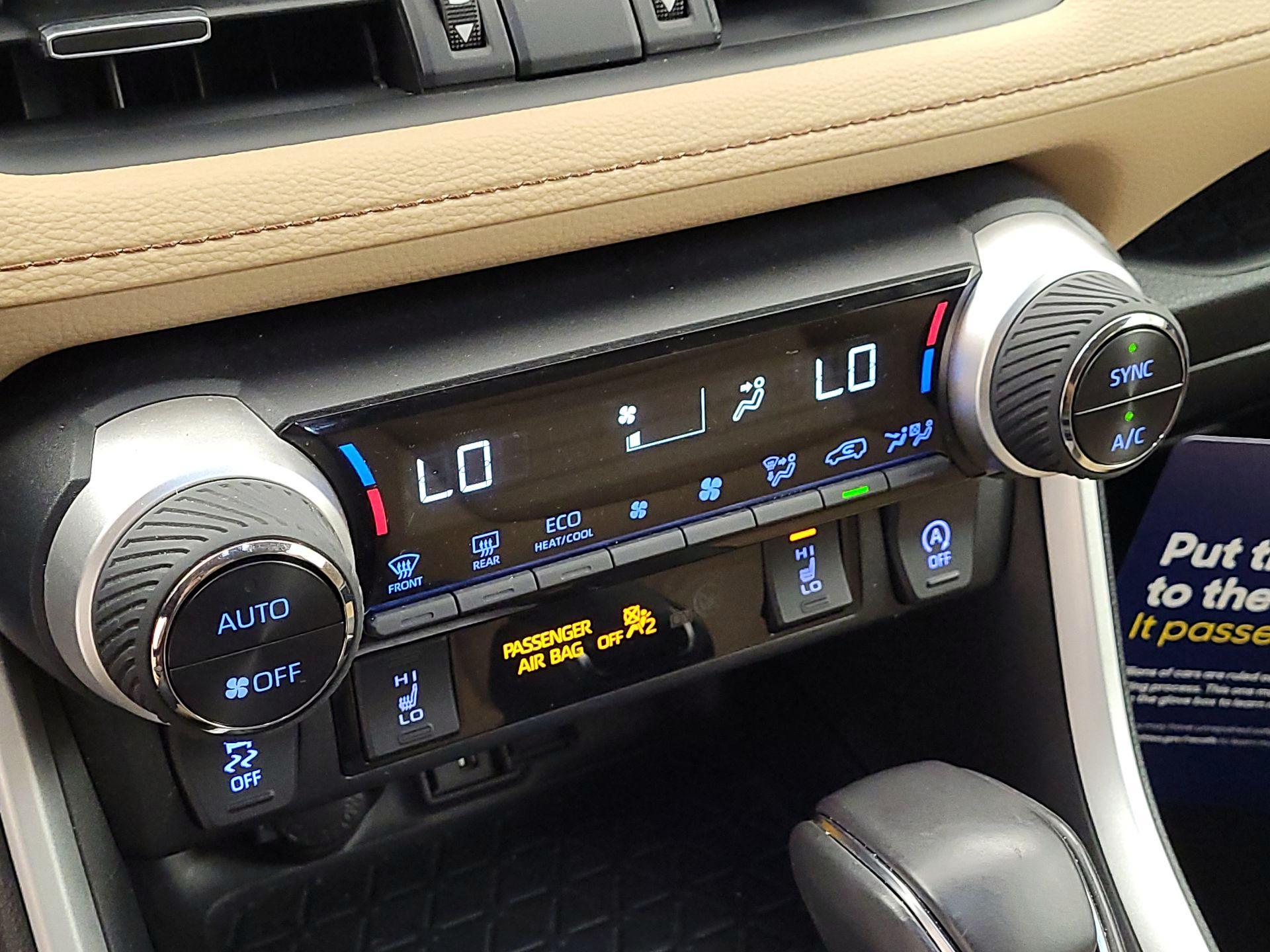 Thumbnail: 2021 Toyota RAV4 - 16