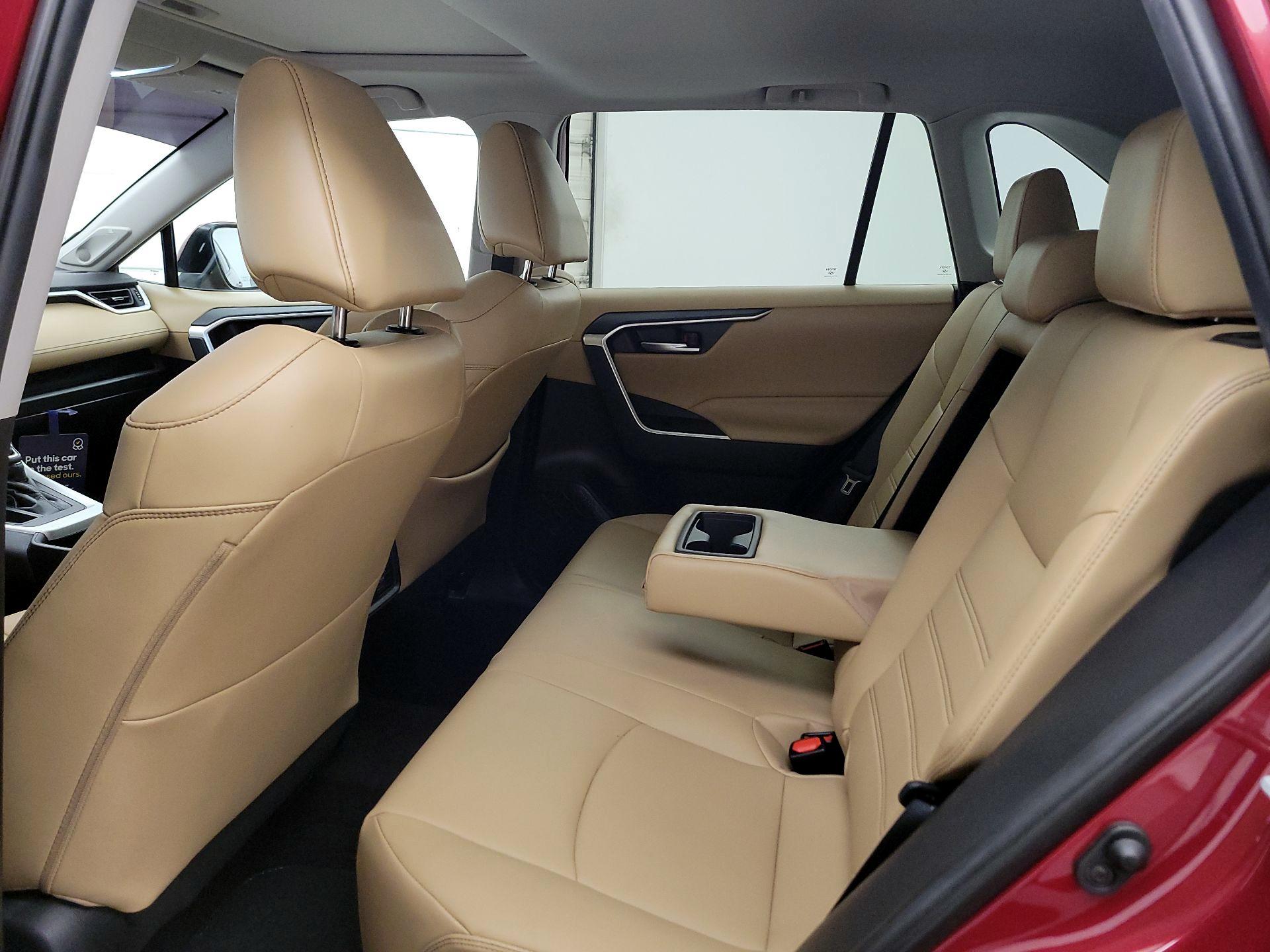 Thumbnail: 2021 Toyota RAV4 - 19