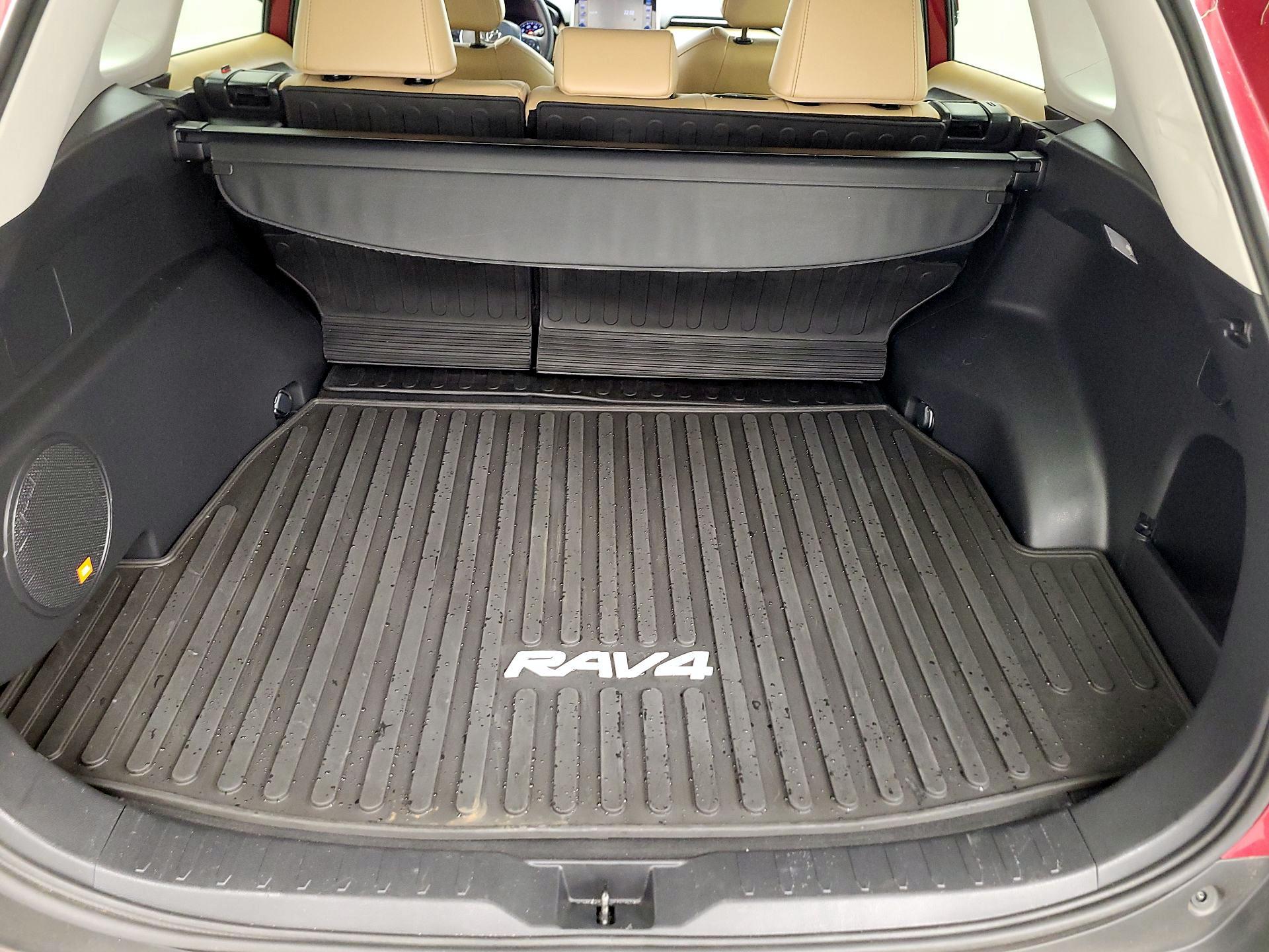 Thumbnail: 2021 Toyota RAV4 - 20