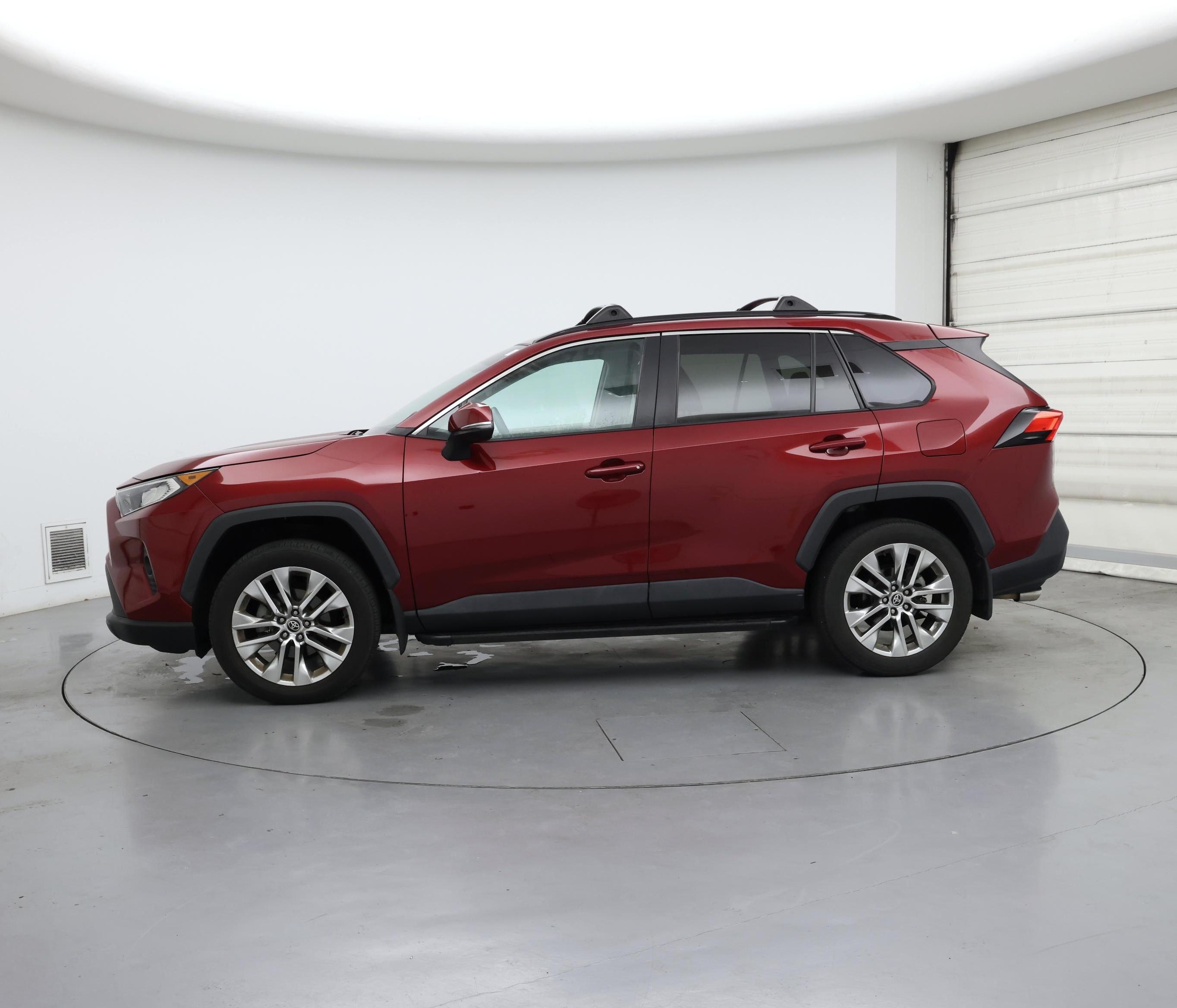 Thumbnail: 2021 Toyota RAV4 - 3