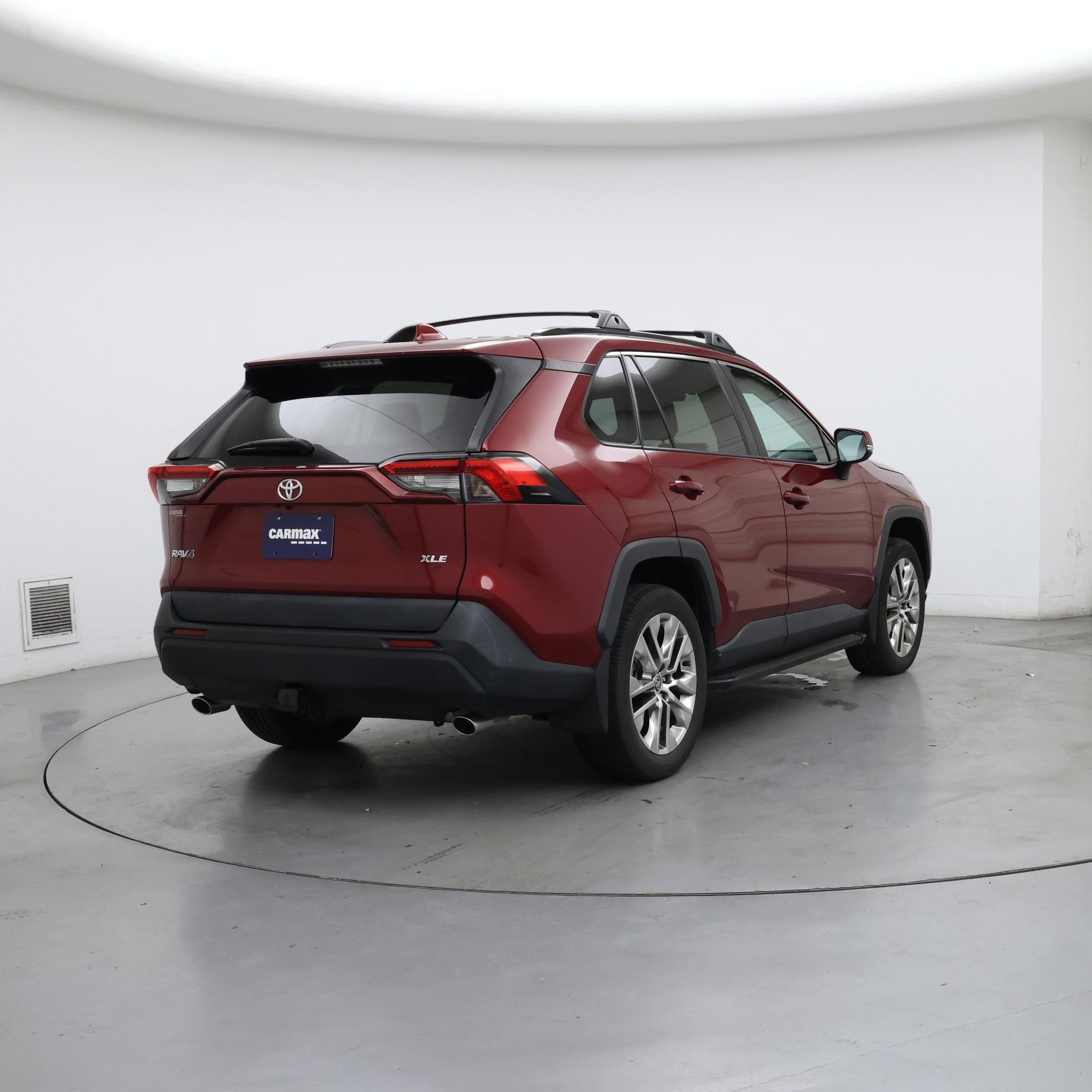 Thumbnail: 2021 Toyota RAV4 - 8