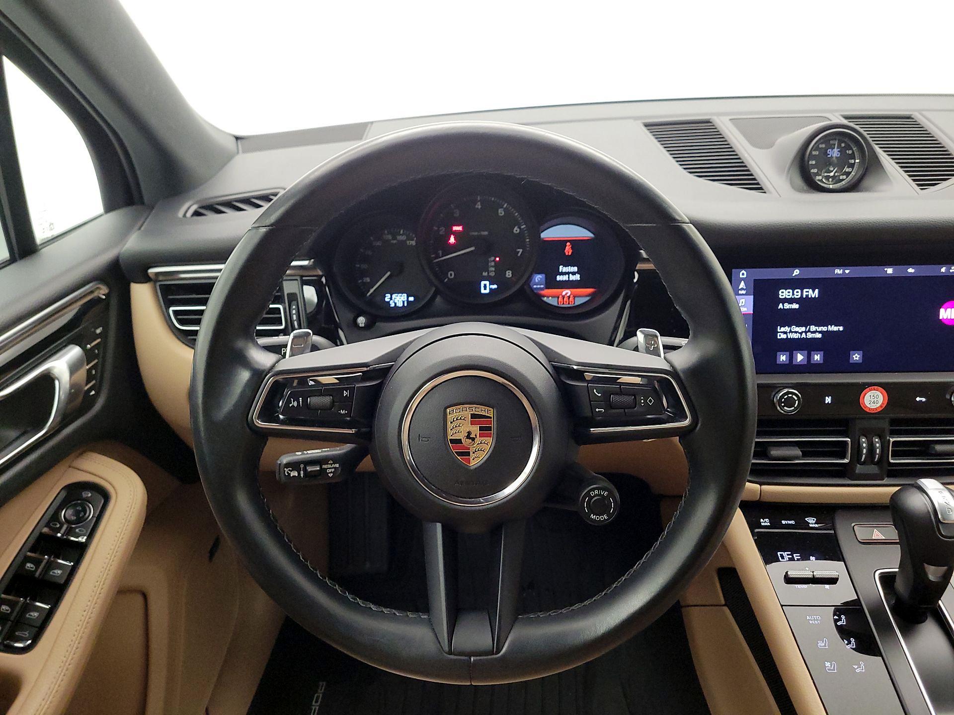 Thumbnail: 2024 Porsche Macan - 10