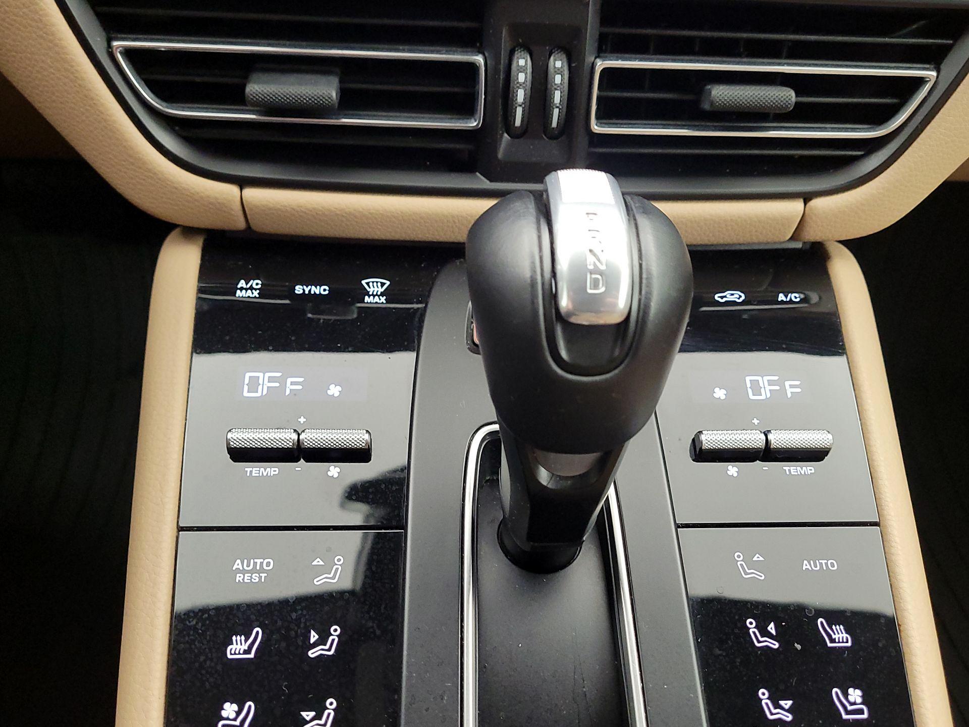 Thumbnail: 2024 Porsche Macan - 17