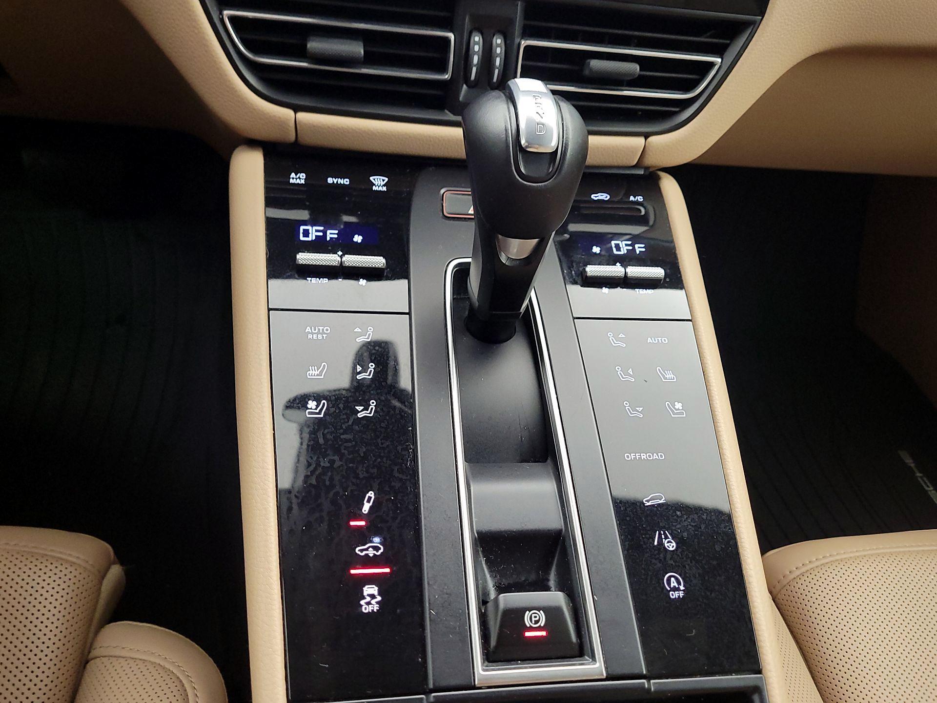 Thumbnail: 2024 Porsche Macan - 18