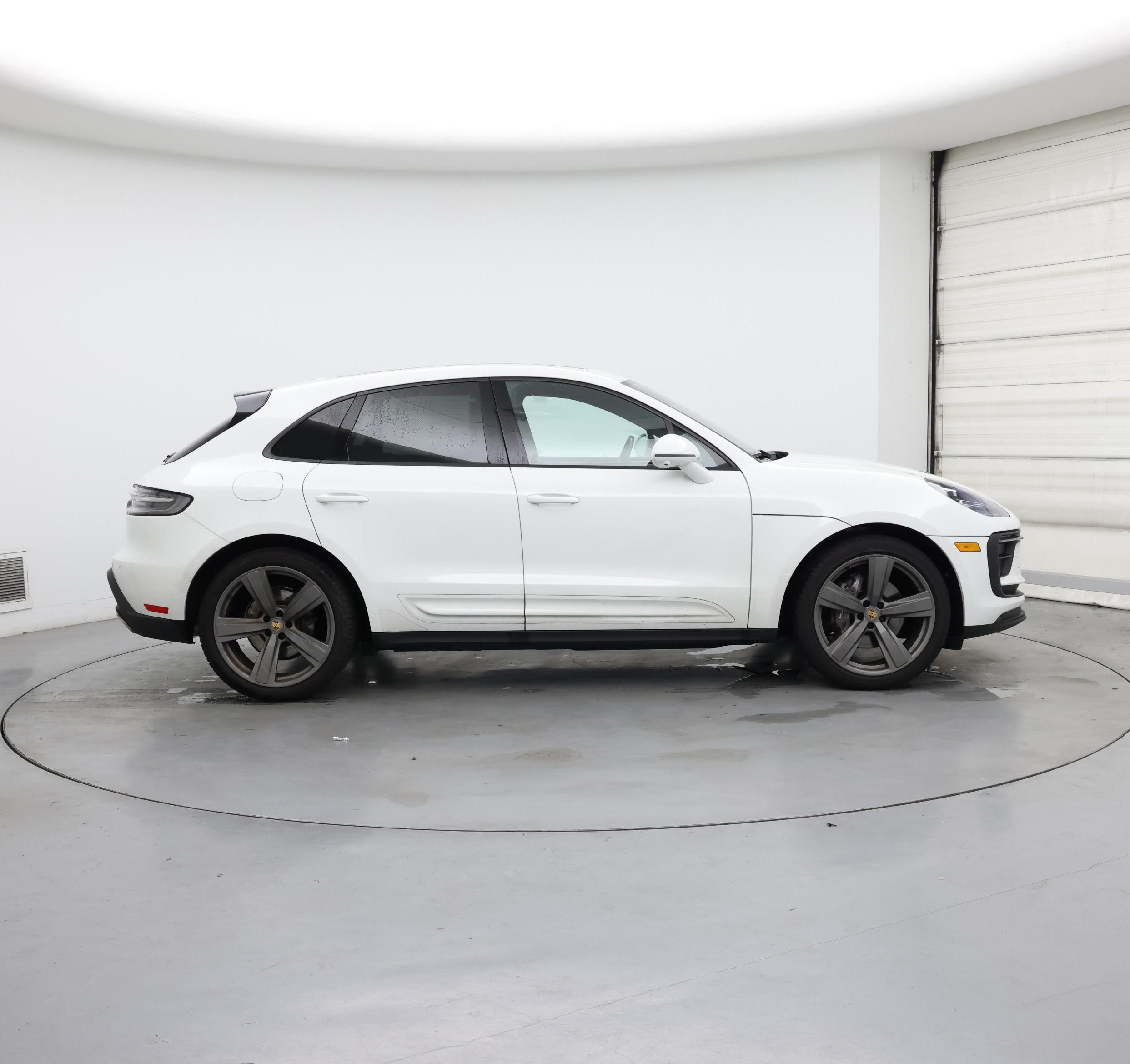 Thumbnail: 2024 Porsche Macan - 7