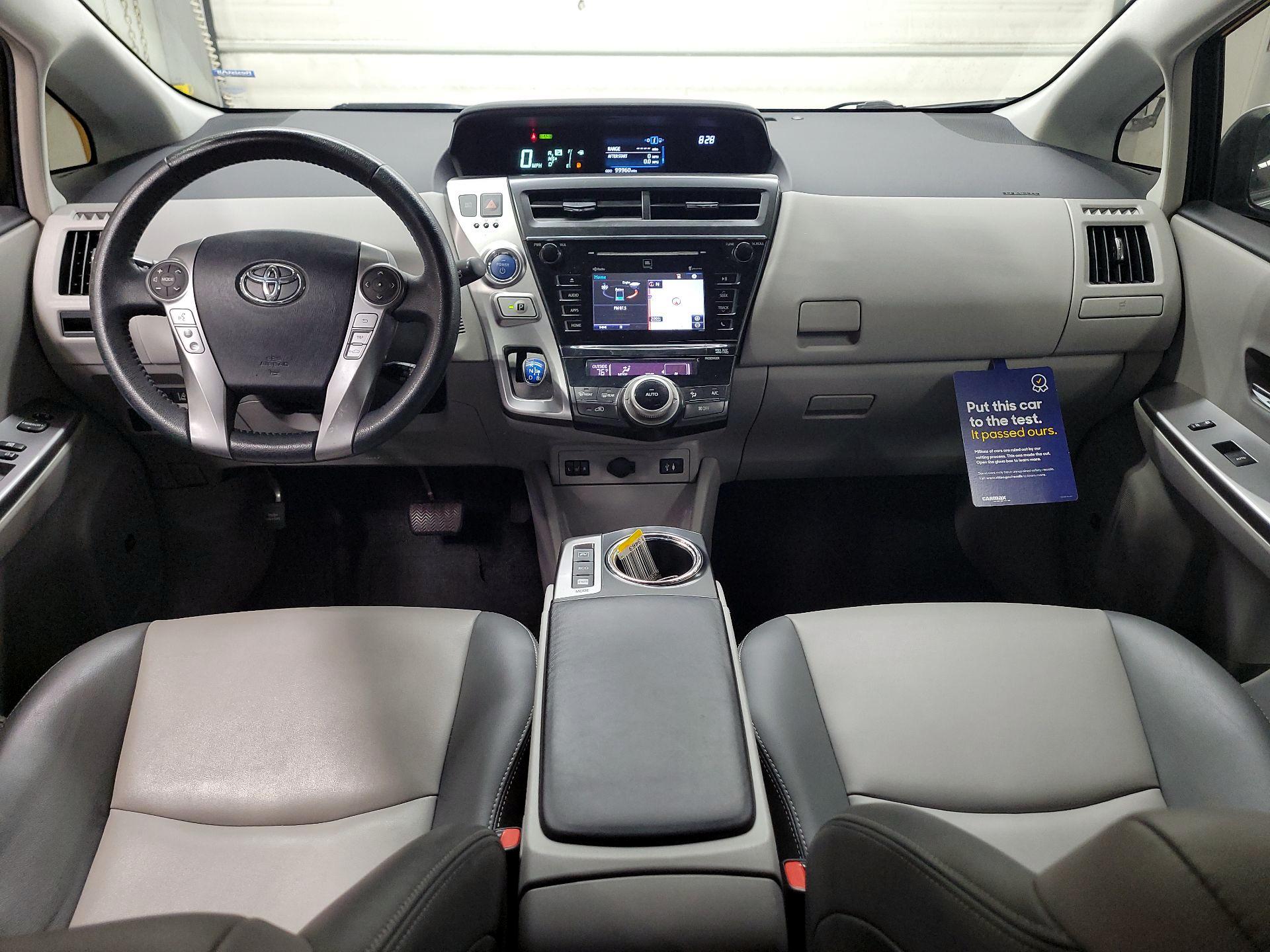 Thumbnail: 2015 Toyota Prius v - 9