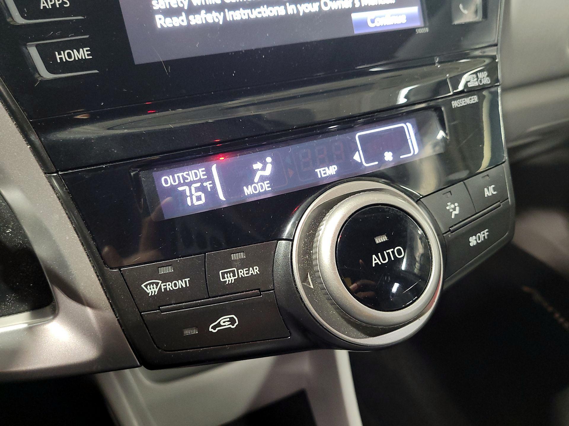 Thumbnail: 2015 Toyota Prius v - 16