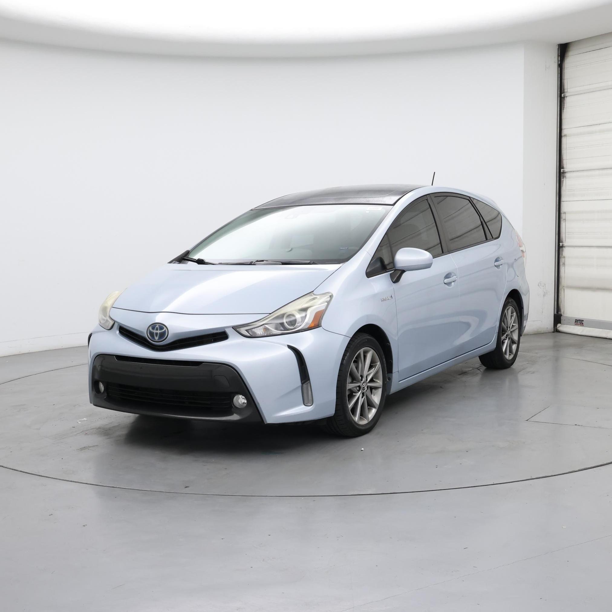 Thumbnail: 2015 Toyota Prius v - 4