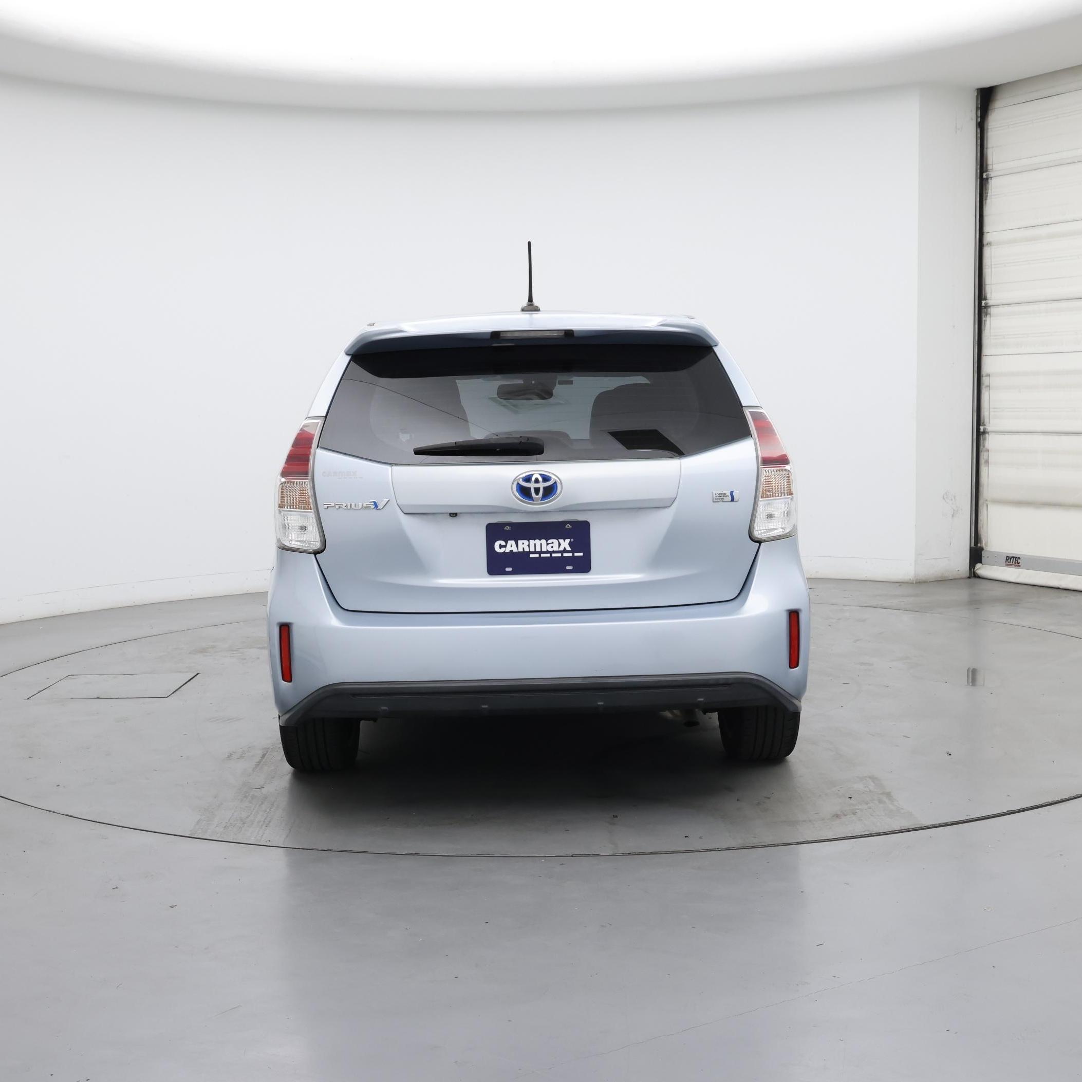 Thumbnail: 2015 Toyota Prius v - 6