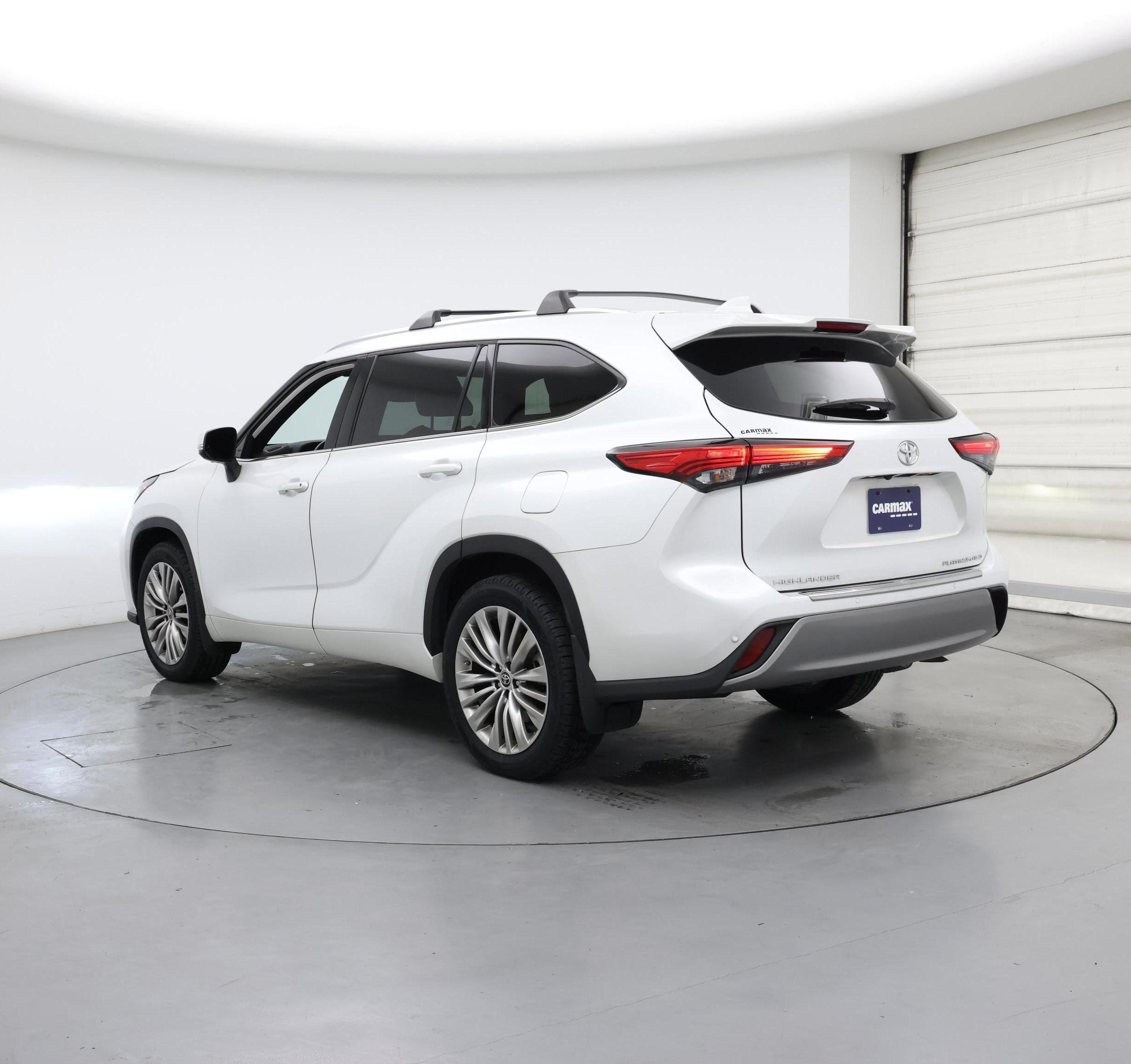 Thumbnail: 2022 Toyota Highlander - 2