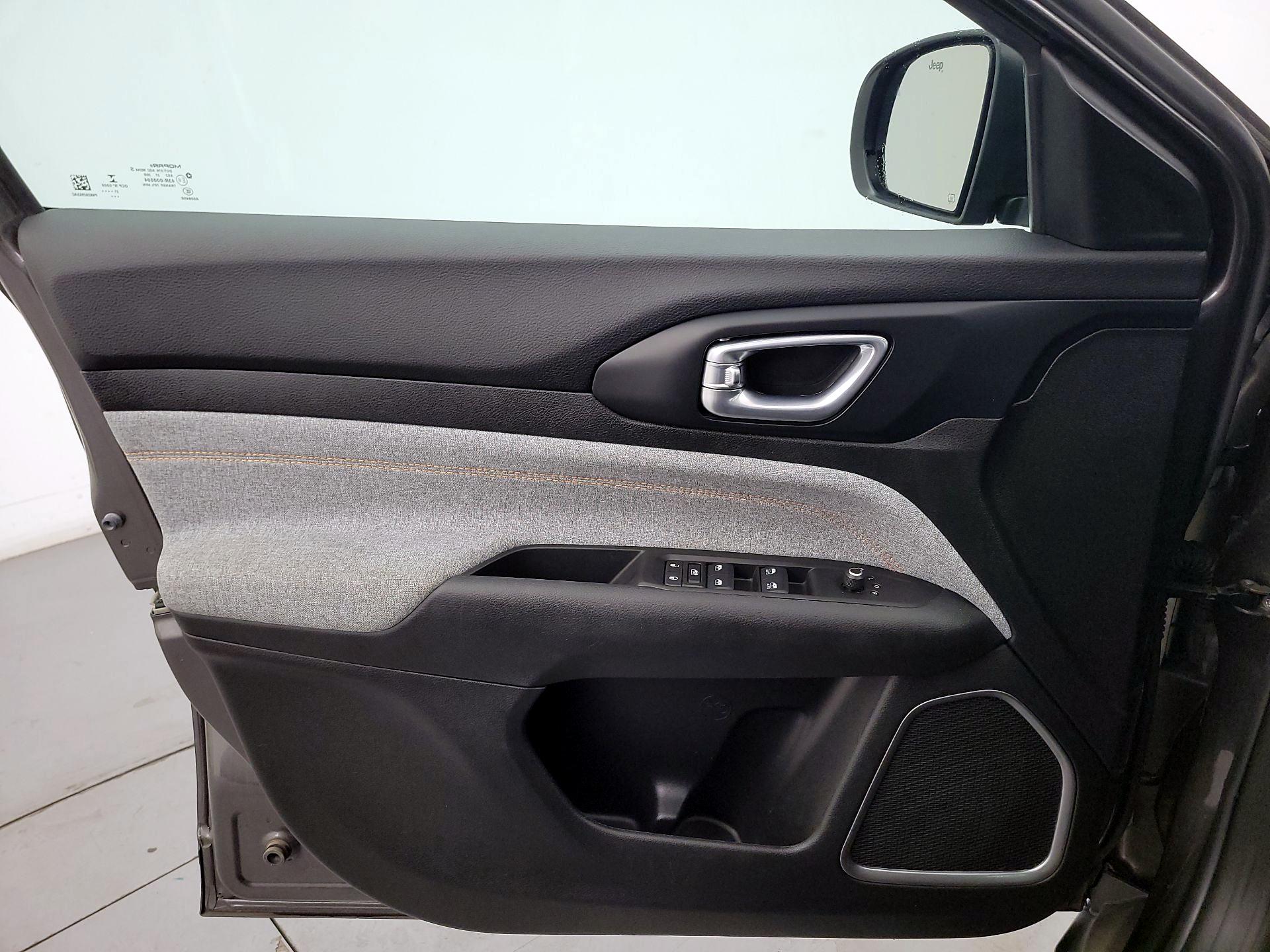 Thumbnail: 2022 Jeep Compass - 12