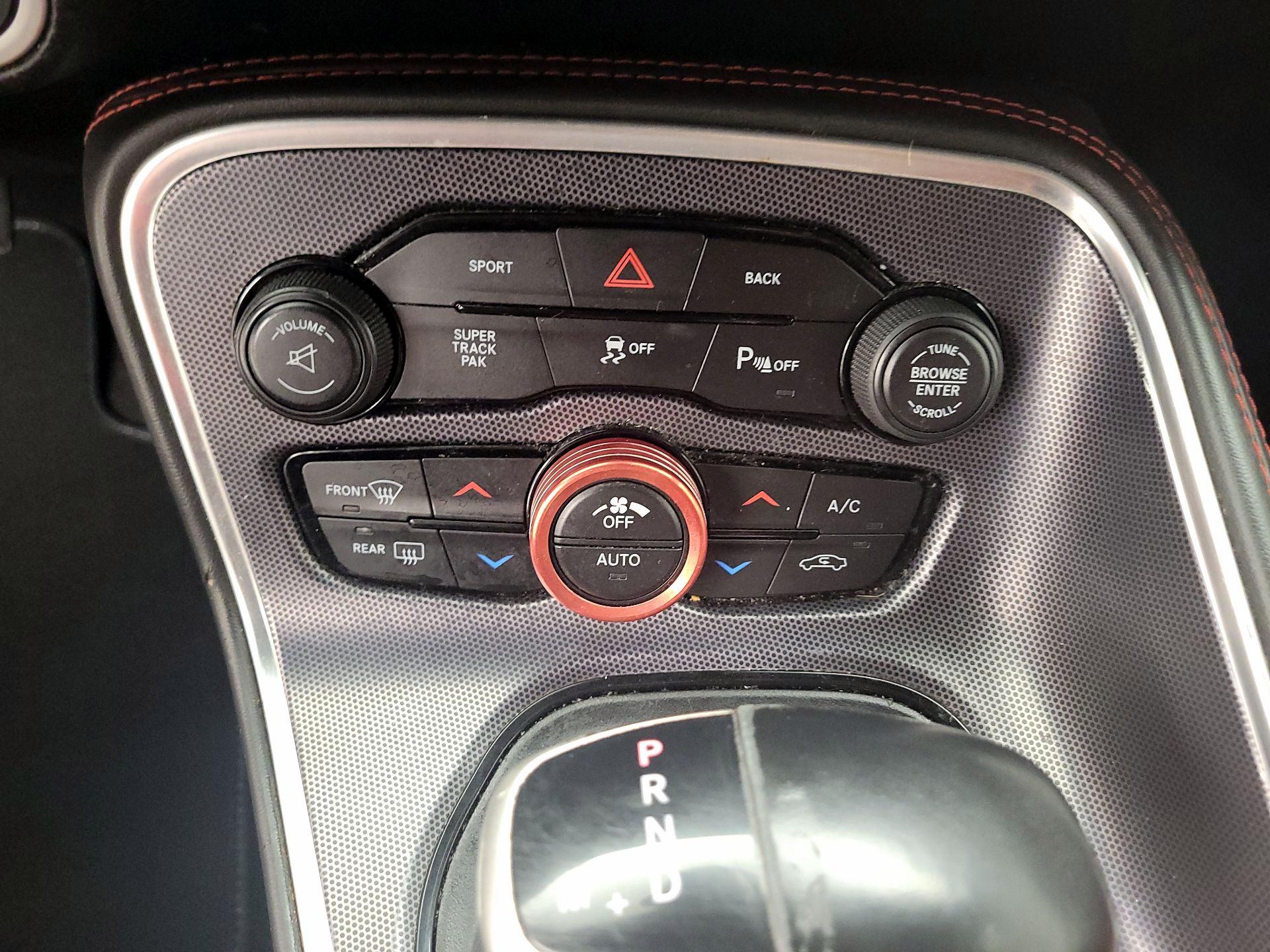 Thumbnail: 2015 Dodge Challenger - 16