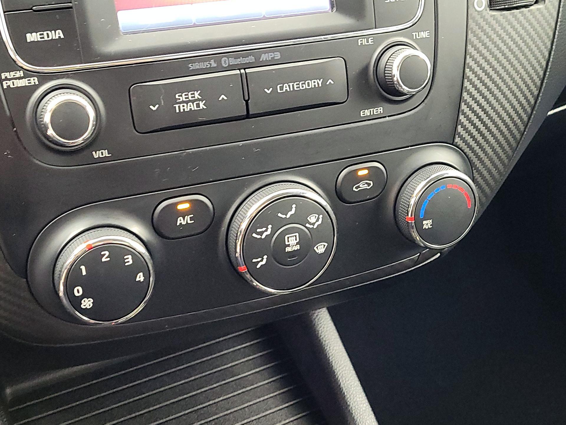 Thumbnail: 2014 Kia Forte - 16