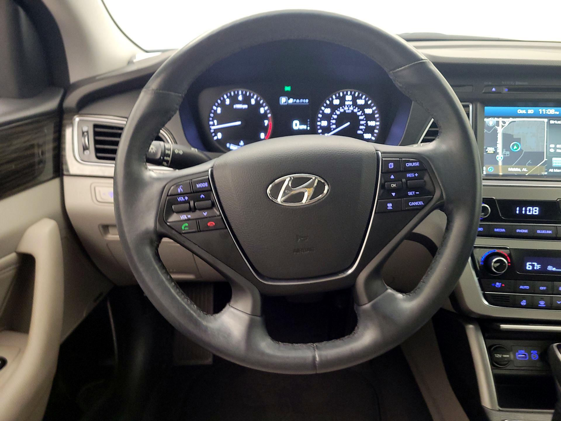 Thumbnail: 2016 Hyundai Sonata - 10