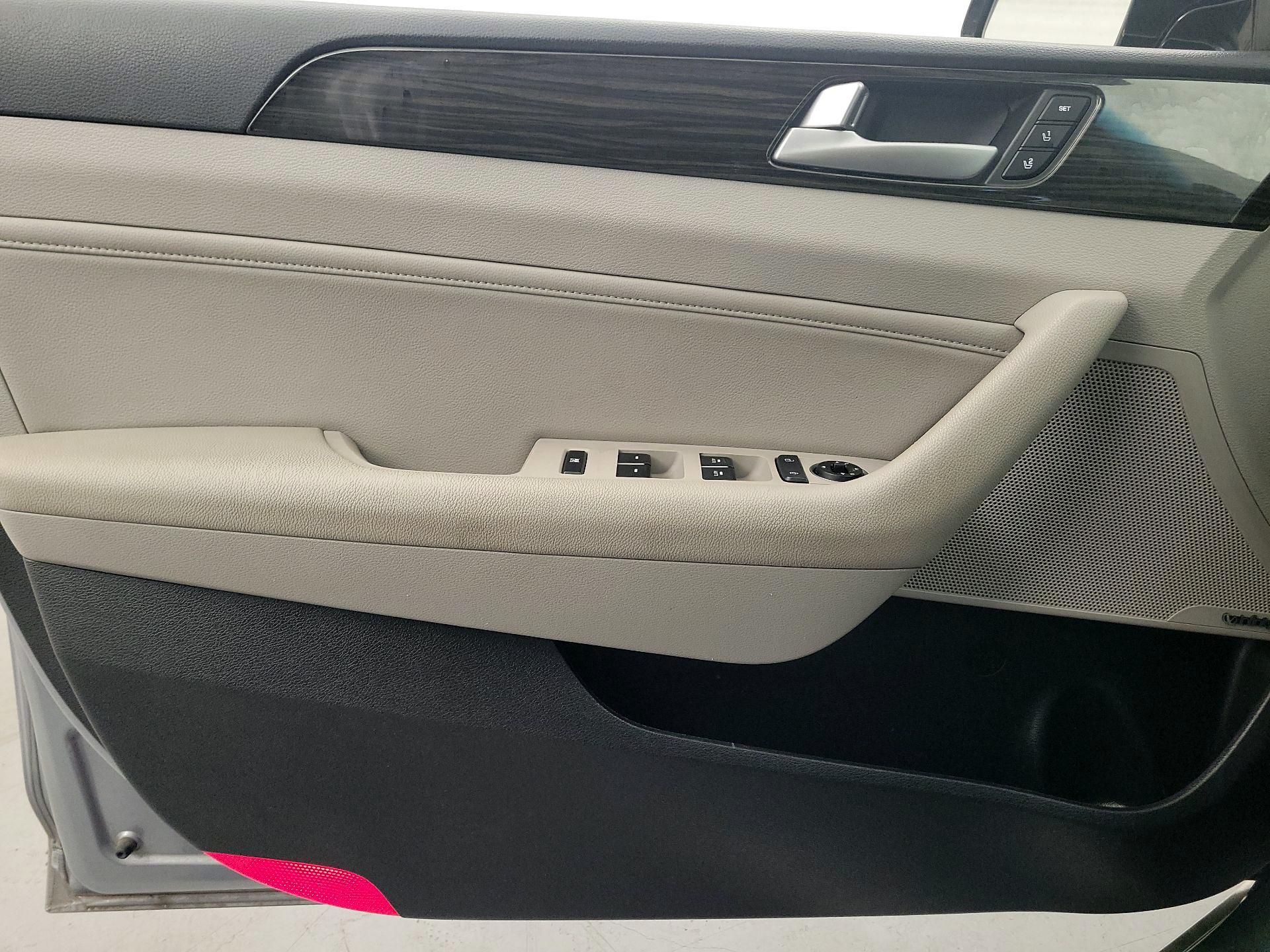 Thumbnail: 2016 Hyundai Sonata - 12