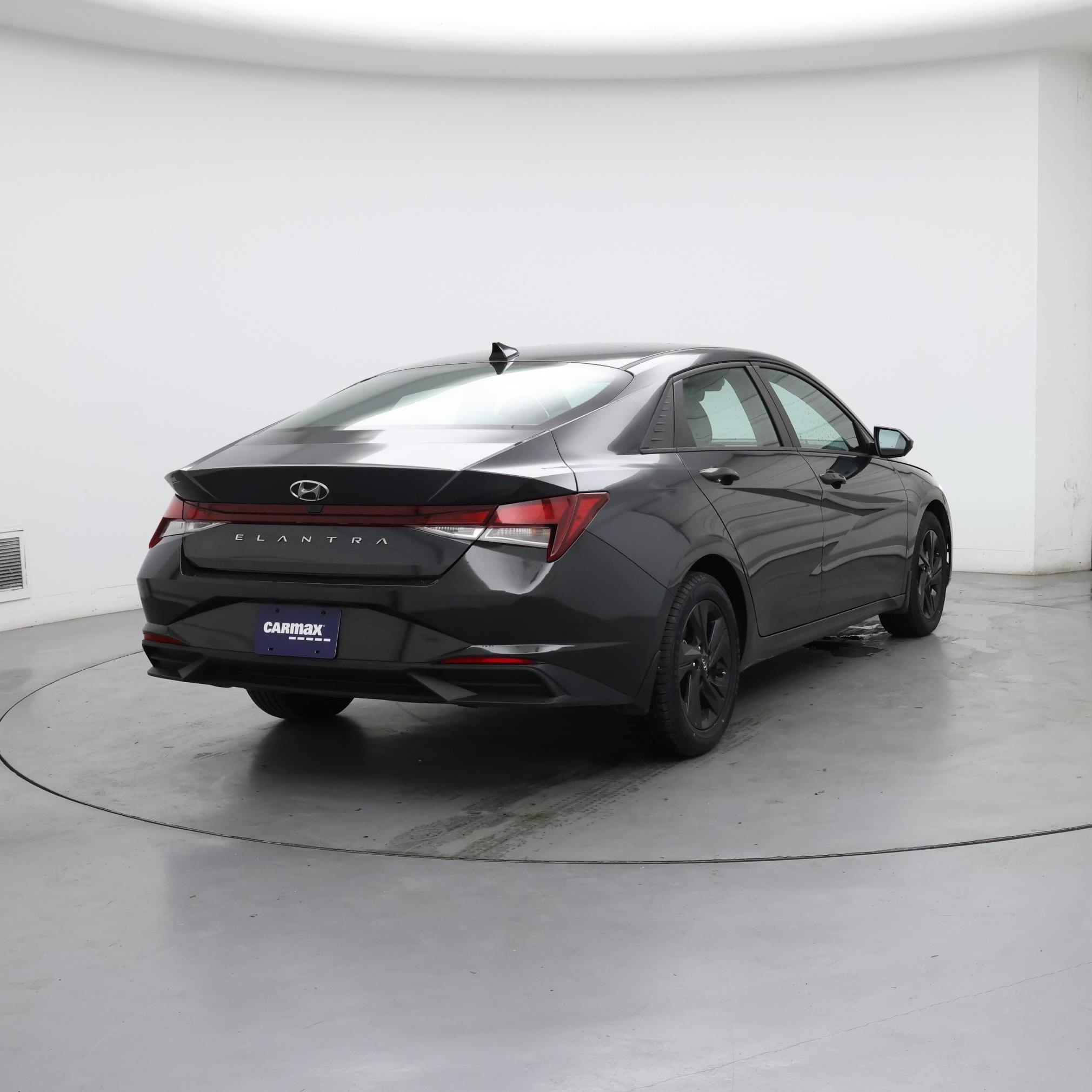 Thumbnail: 2022 Hyundai Elantra - 8