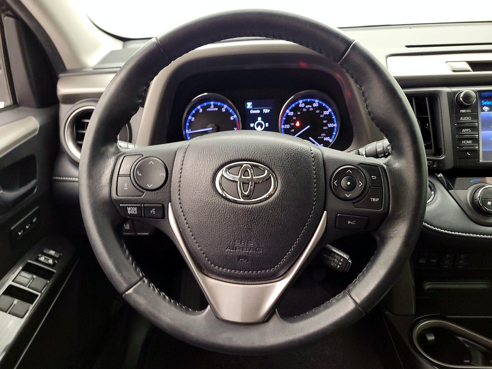 Thumbnail: 2018 Toyota RAV4 - 10