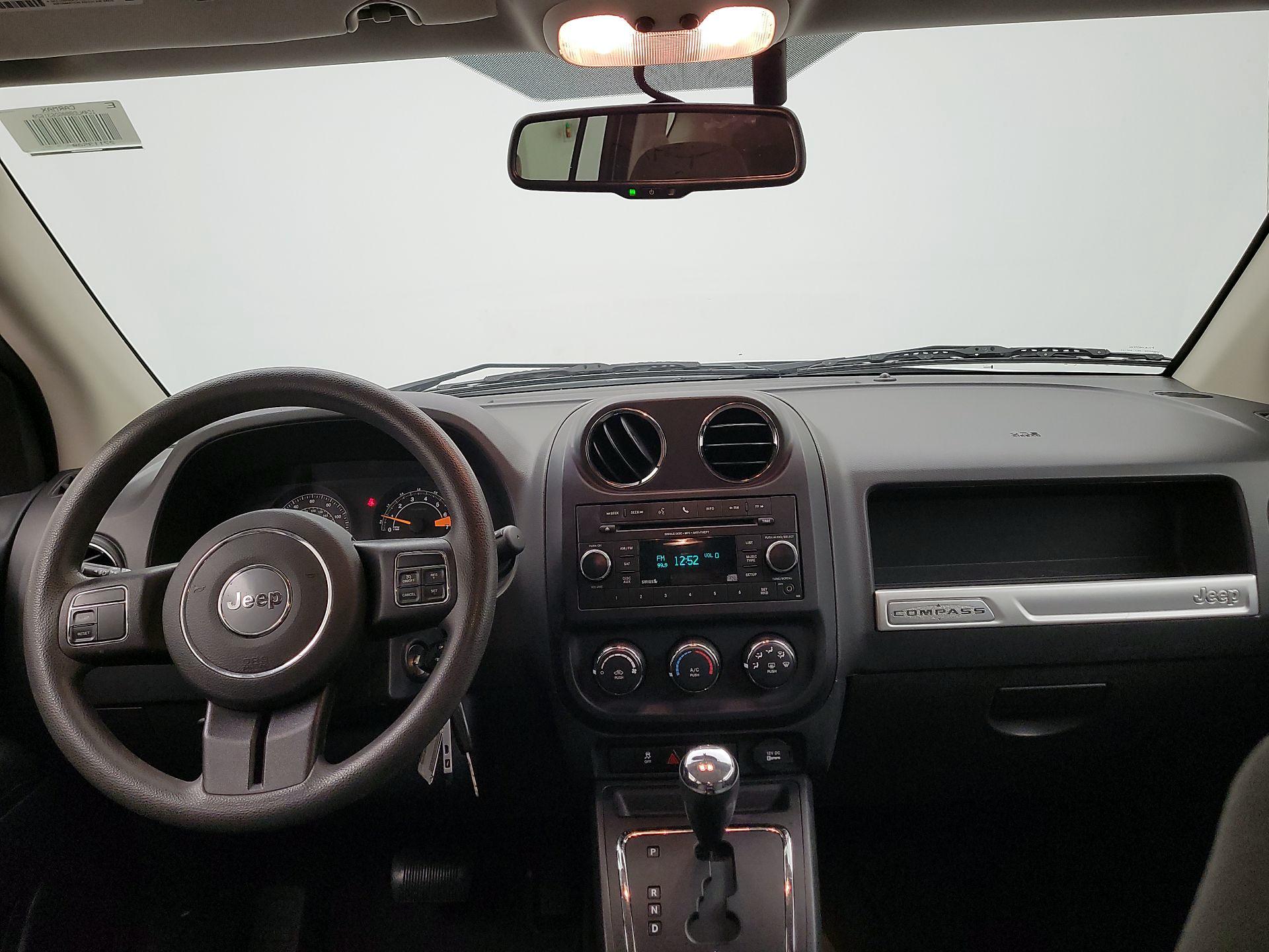 Thumbnail: 2016 Jeep Compass - 9