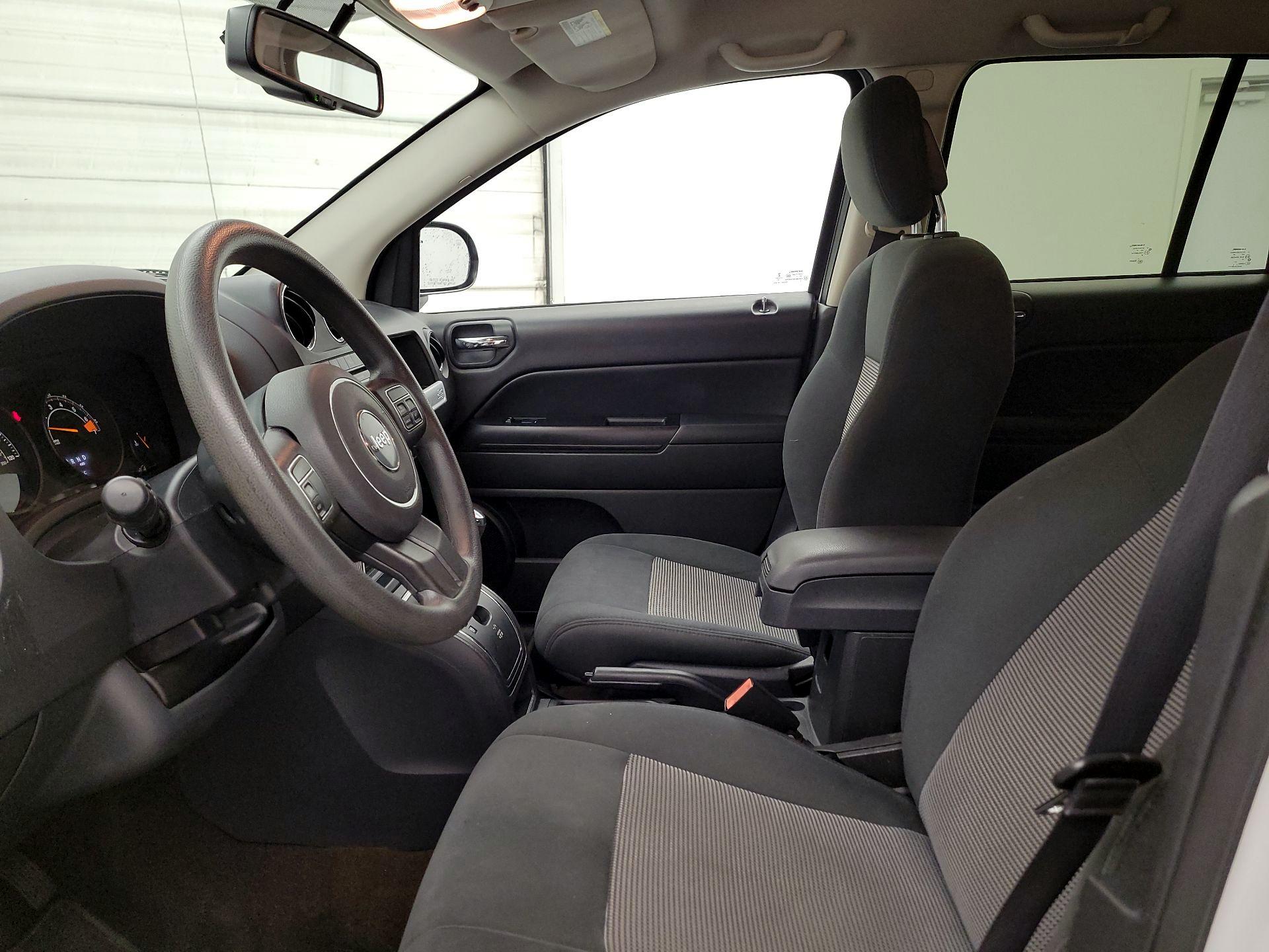 Thumbnail: 2016 Jeep Compass - 11