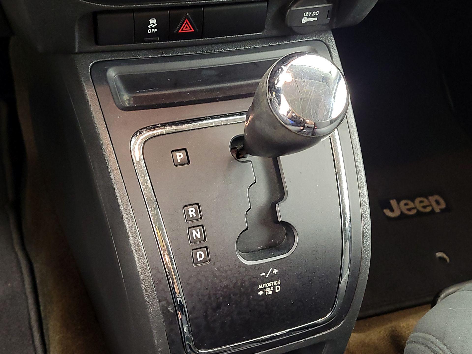 Thumbnail: 2016 Jeep Compass - 15