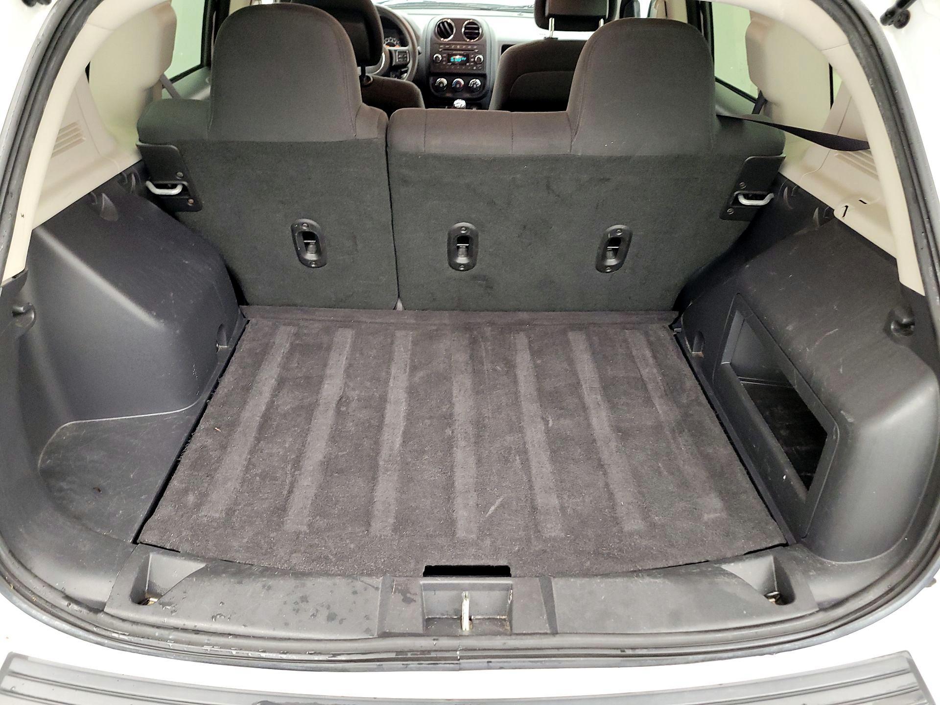 Thumbnail: 2016 Jeep Compass - 18