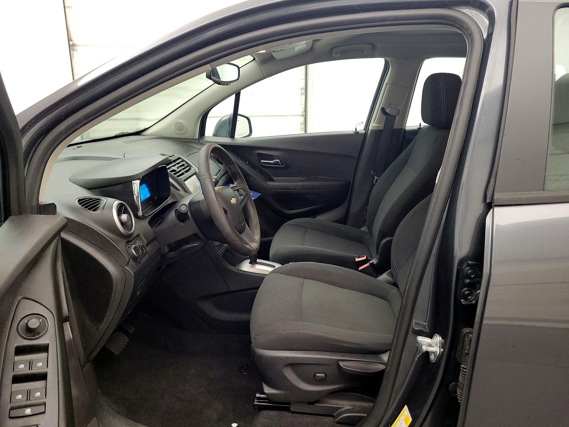 Thumbnail: 2016 Chevrolet Trax - 11