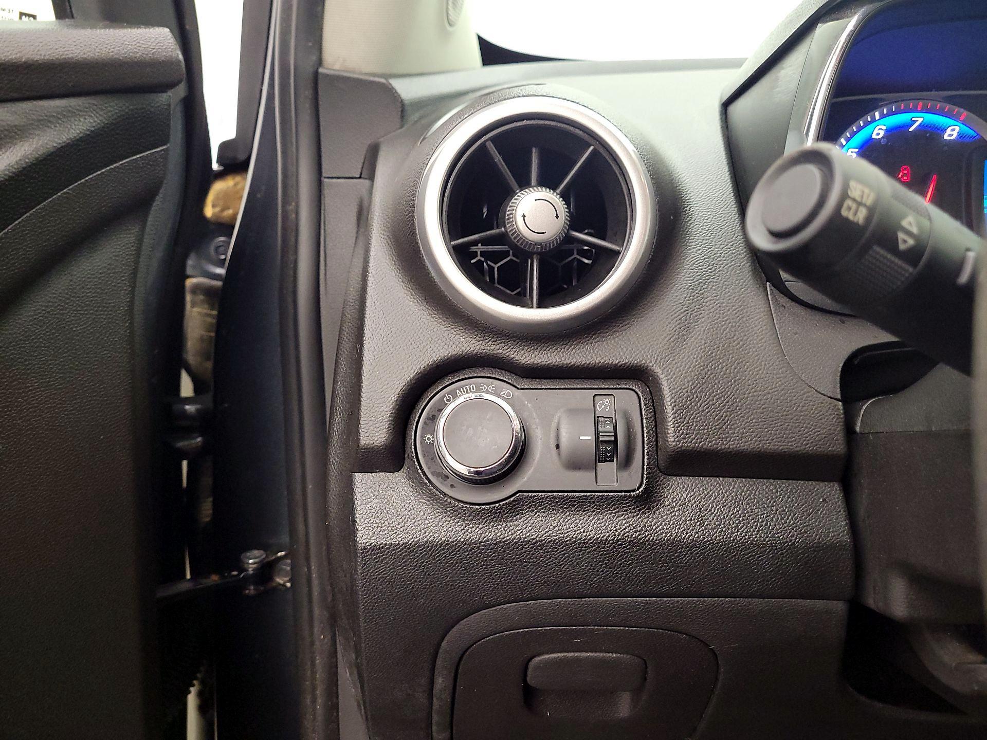 Thumbnail: 2016 Chevrolet Trax - 13
