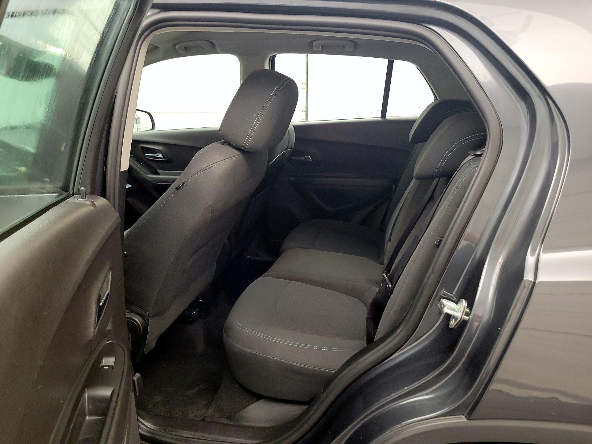 Thumbnail: 2016 Chevrolet Trax - 17