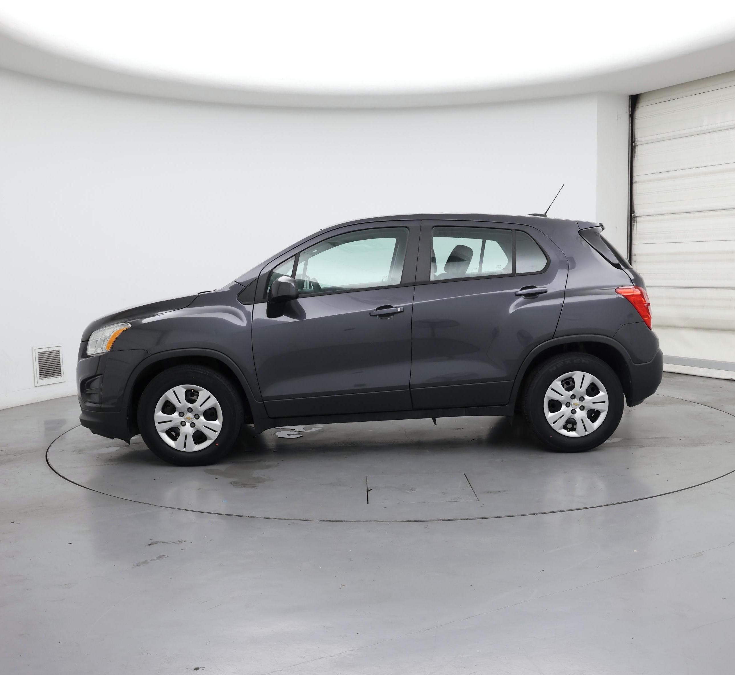 Thumbnail: 2016 Chevrolet Trax - 3