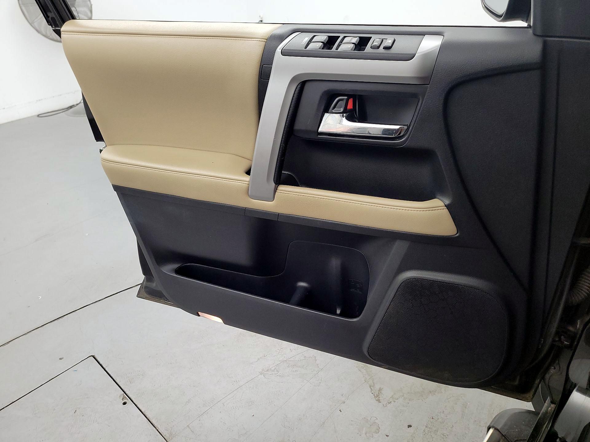 Thumbnail: 2014 Toyota 4Runner - 12