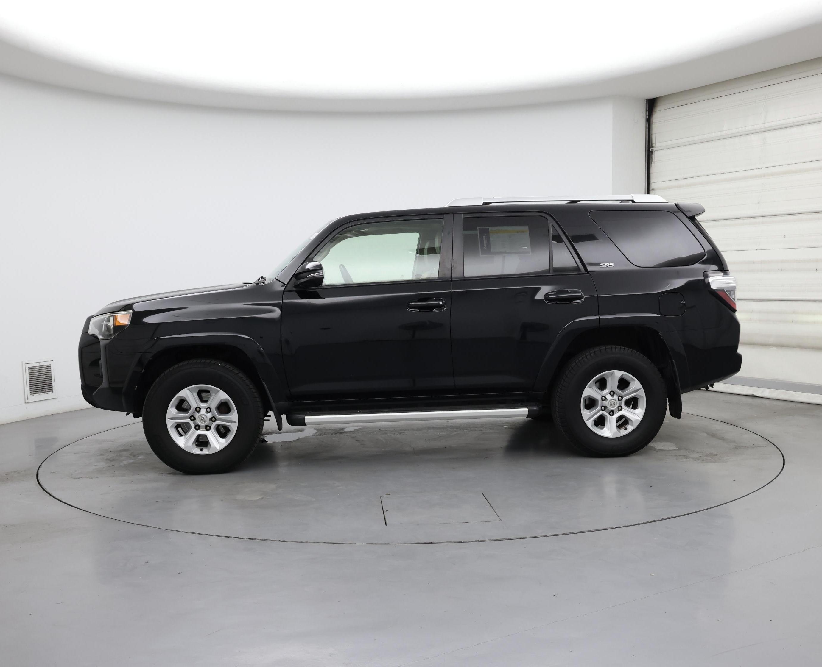 Thumbnail: 2014 Toyota 4Runner - 3