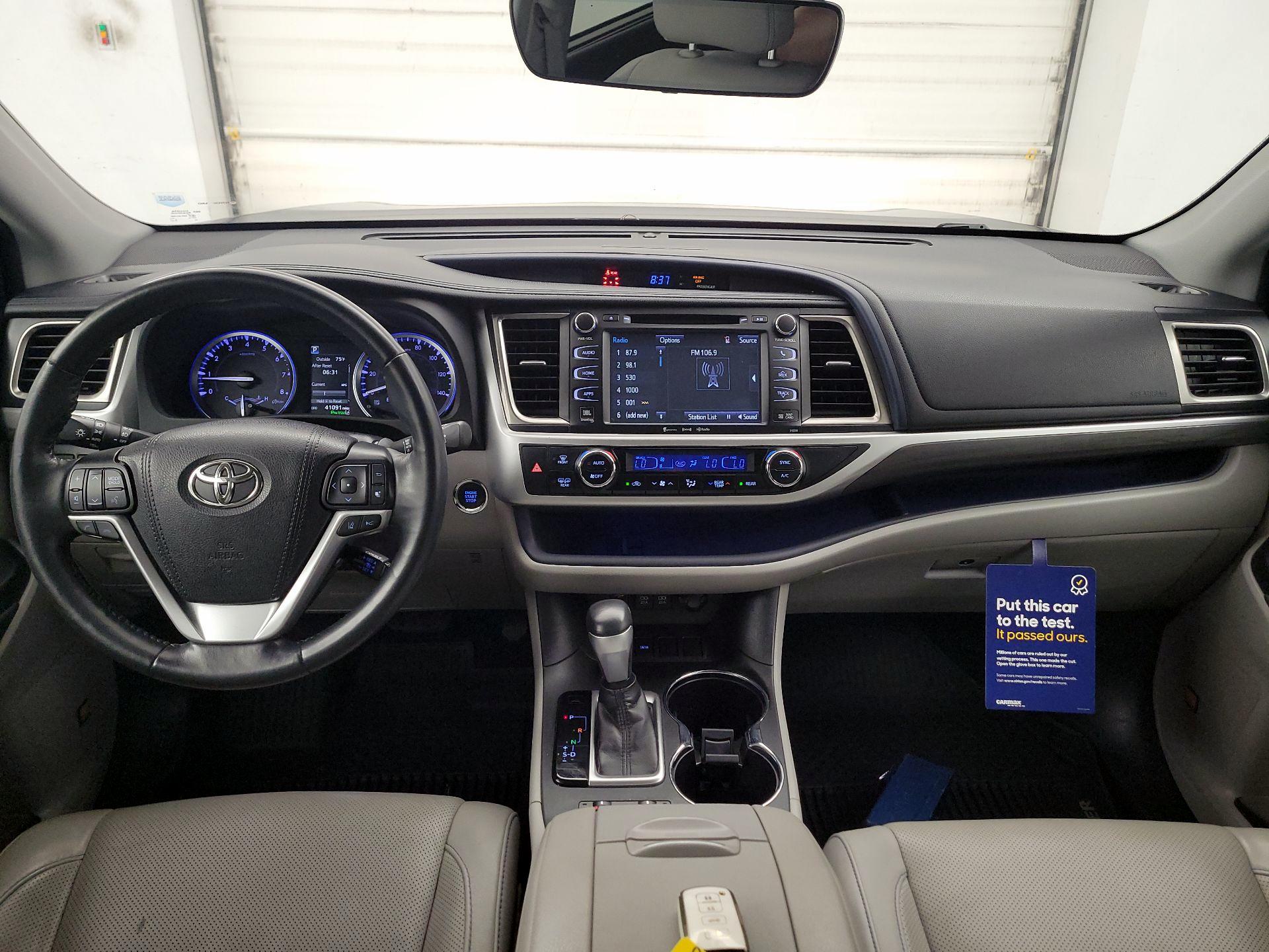 Thumbnail: 2019 Toyota Highlander - 9