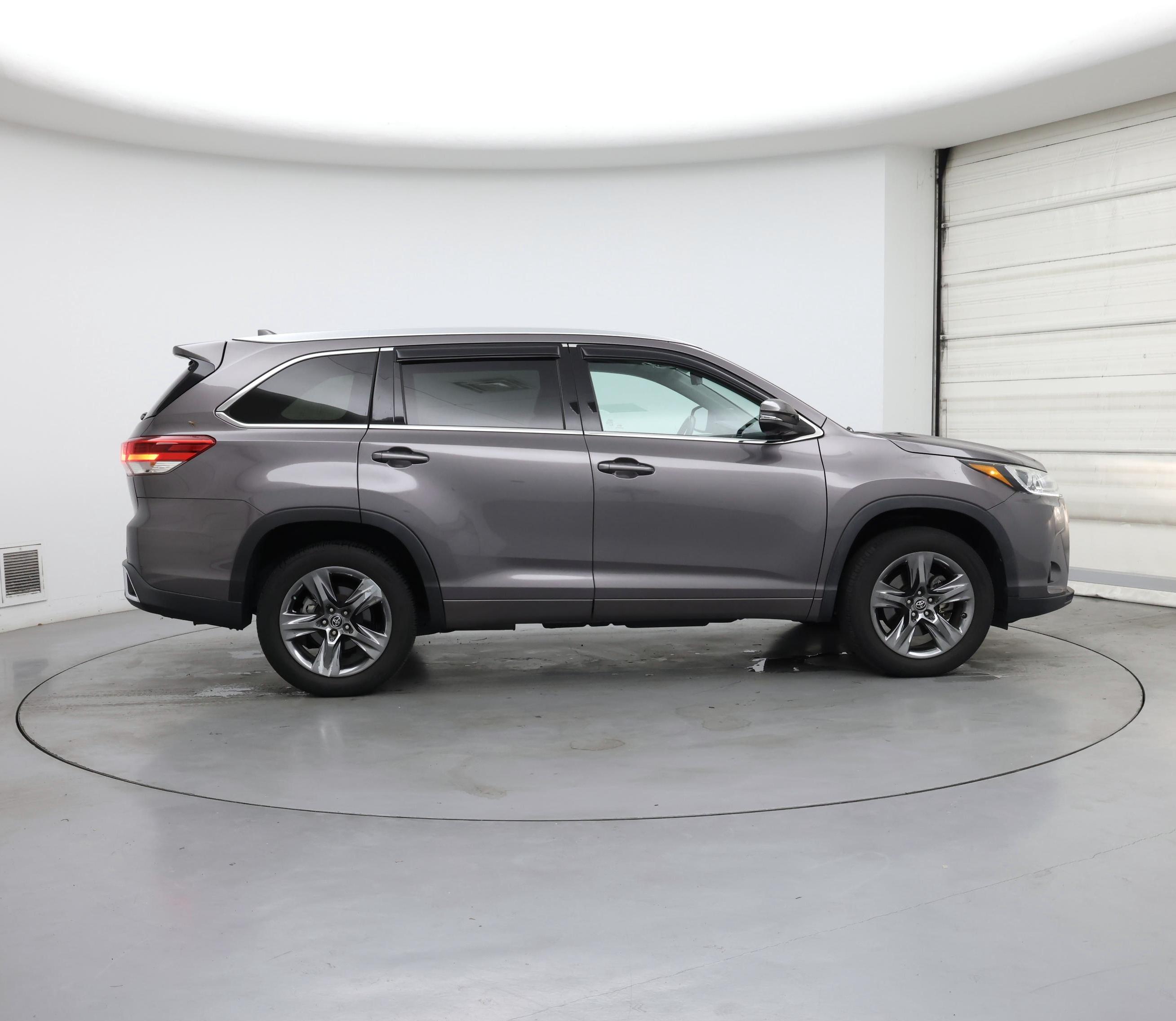 Thumbnail: 2019 Toyota Highlander - 7