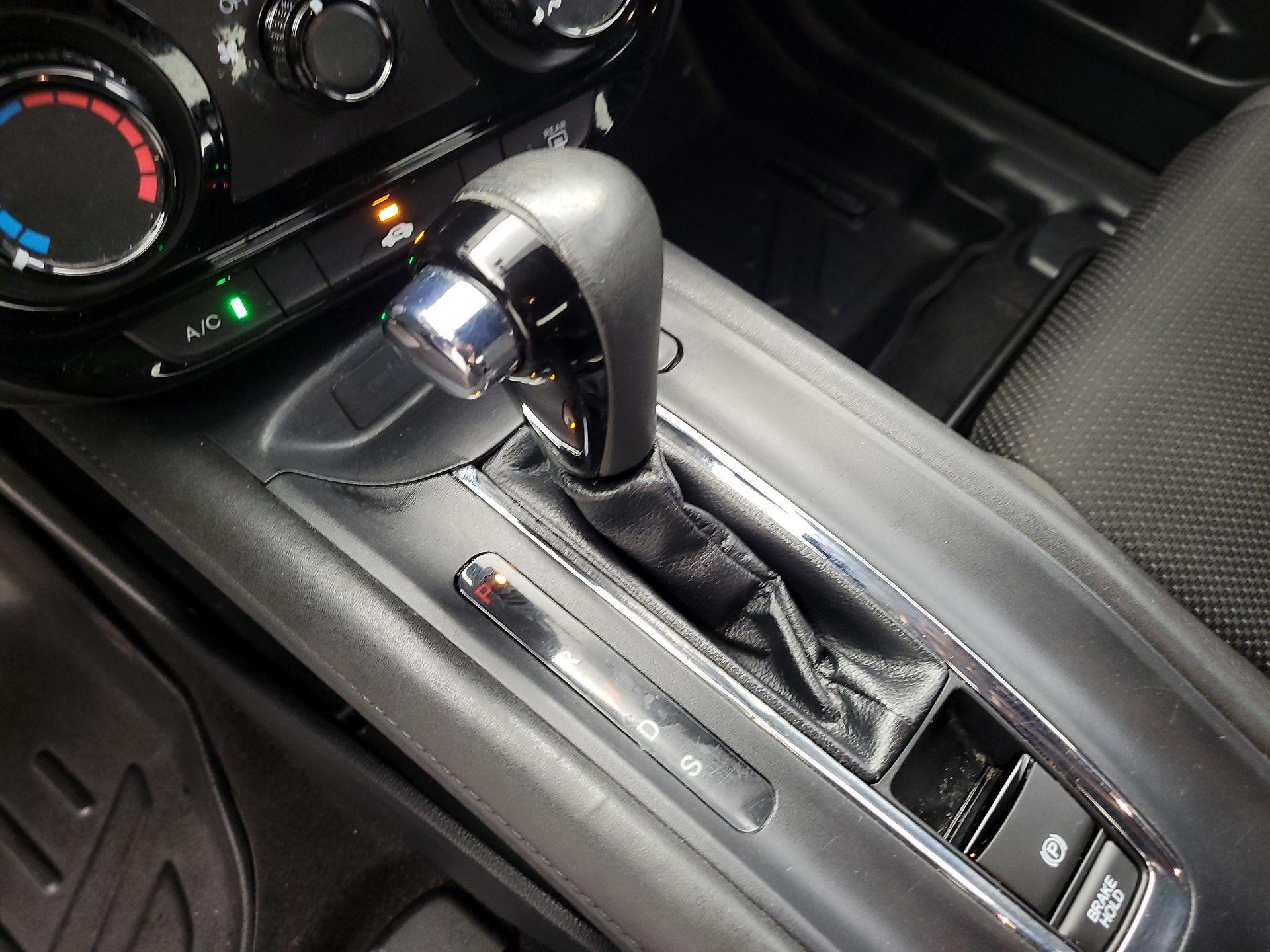 Thumbnail: 2019 Honda HR-V - 17