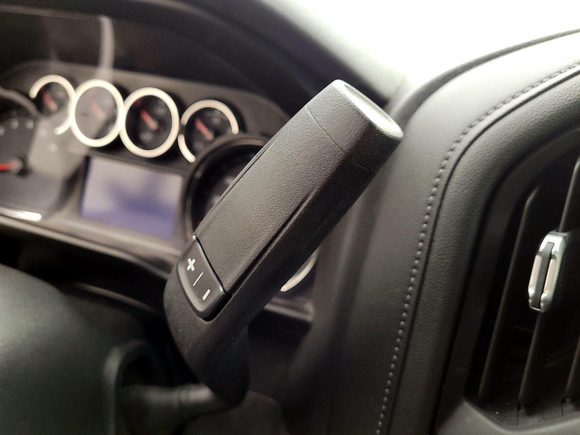 Thumbnail: 2020 Chevrolet Silverado 1500 - 15