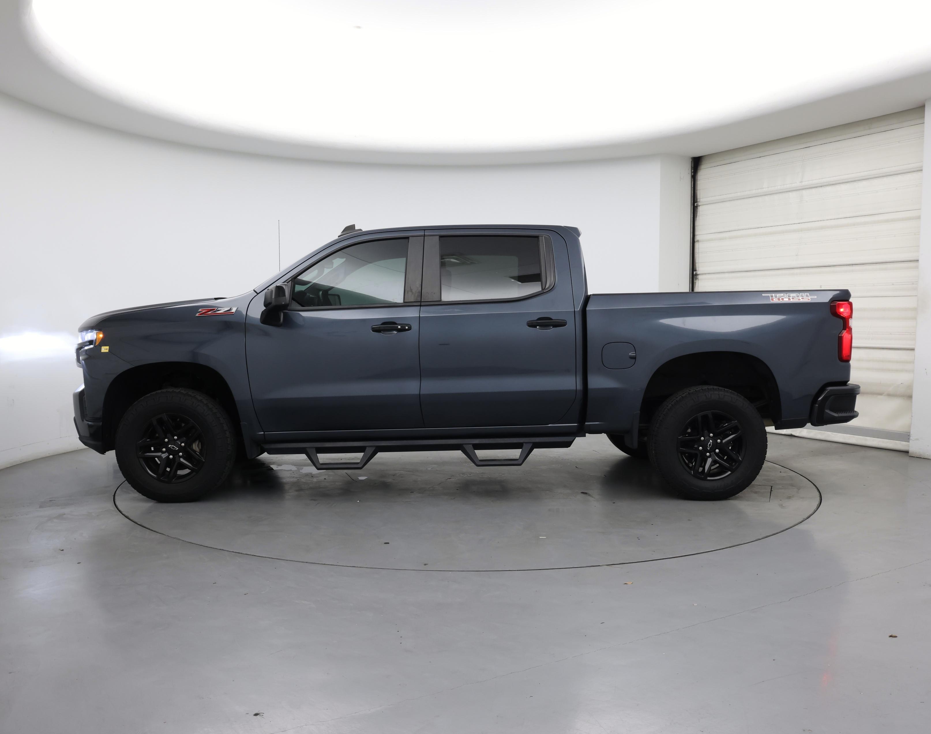 Thumbnail: 2020 Chevrolet Silverado 1500 - 3