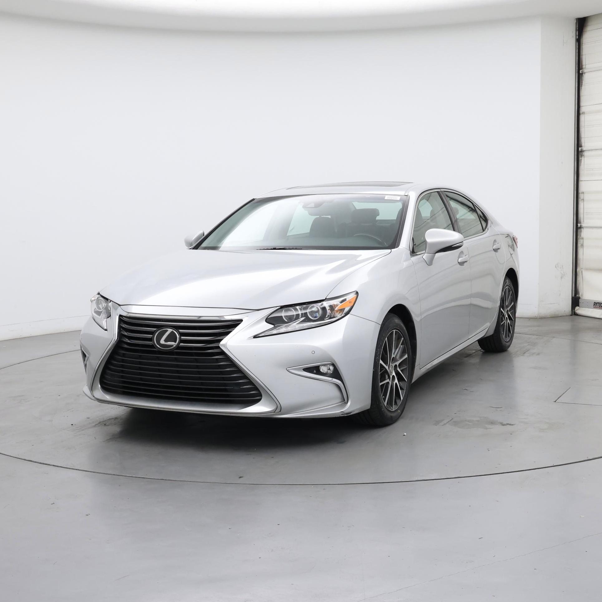 Thumbnail: 2017 Lexus ES - 4