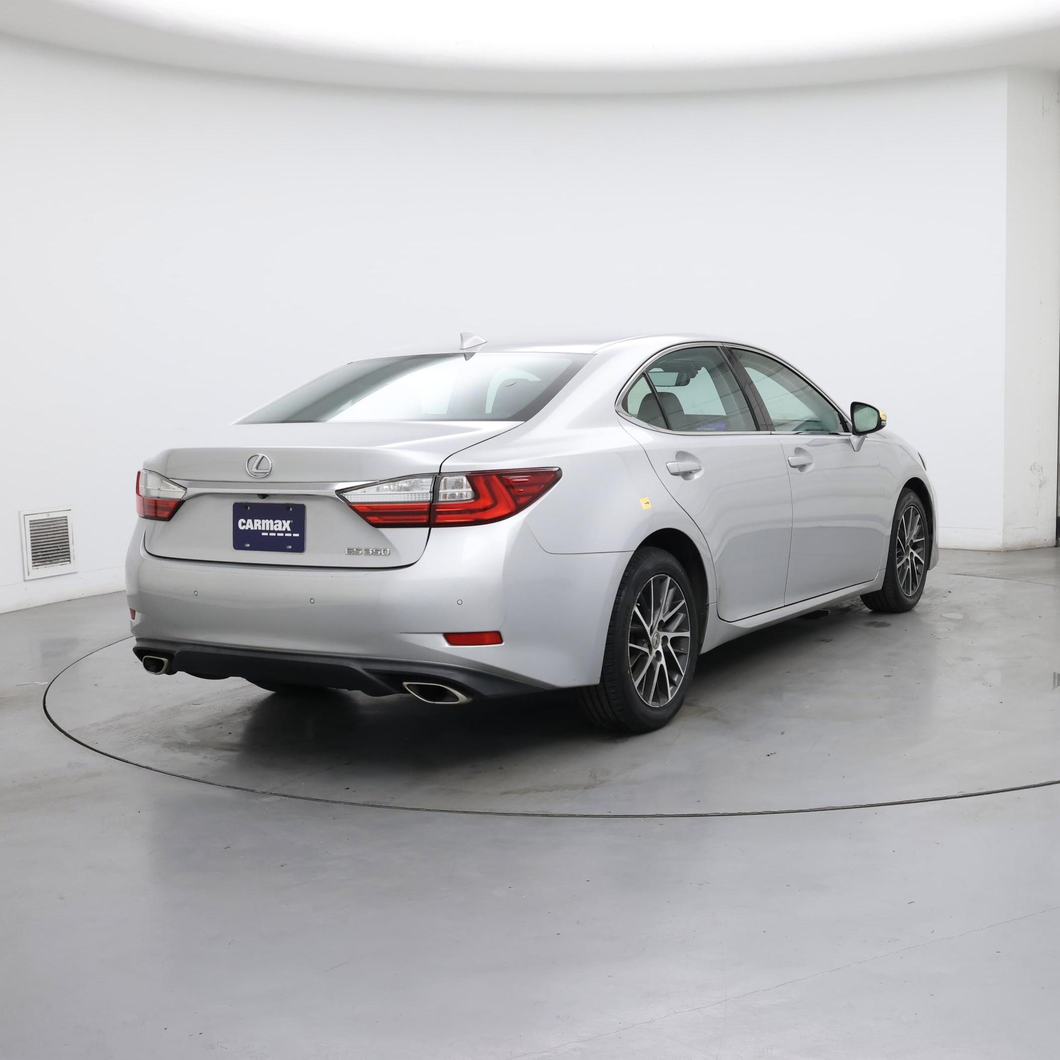 Thumbnail: 2017 Lexus ES - 8