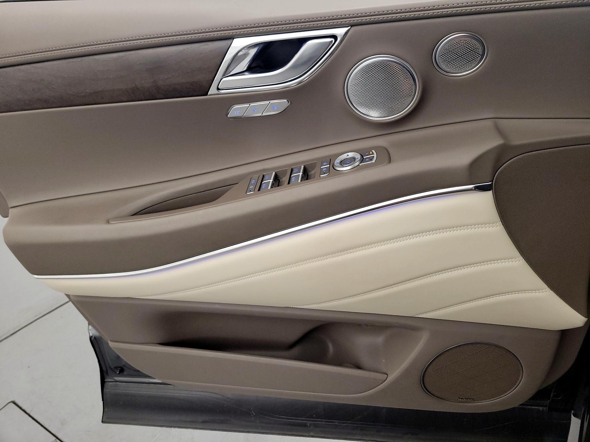 Thumbnail: 2022 Genesis GV80 - 12
