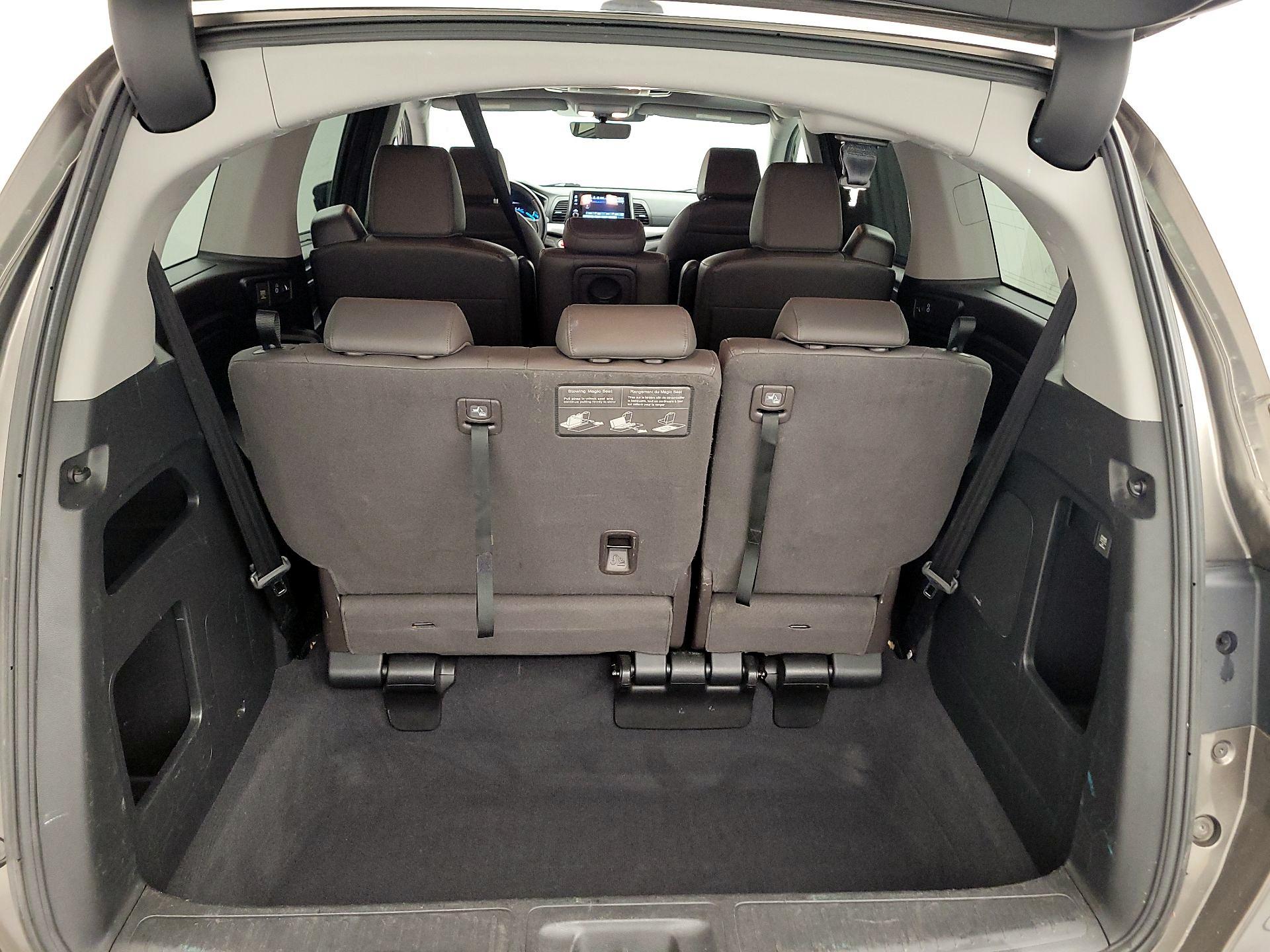 Thumbnail: 2019 Honda Odyssey - 16