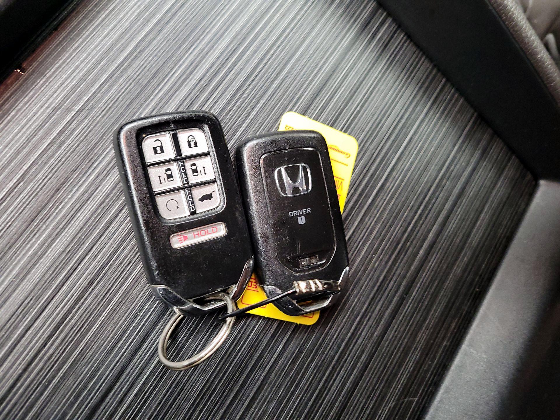 Thumbnail: 2019 Honda Odyssey - 18