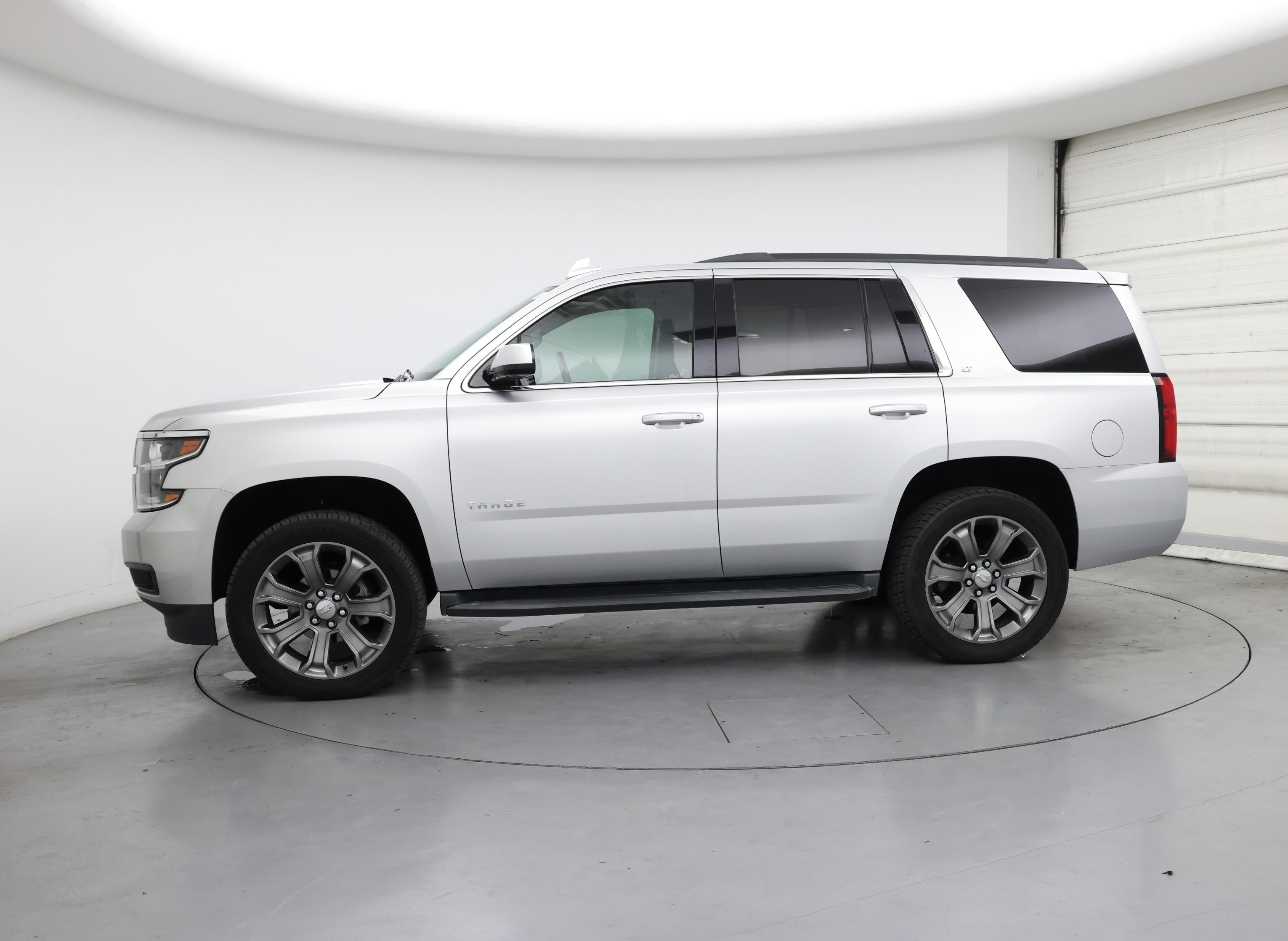 Thumbnail: 2017 Chevrolet Tahoe - 3