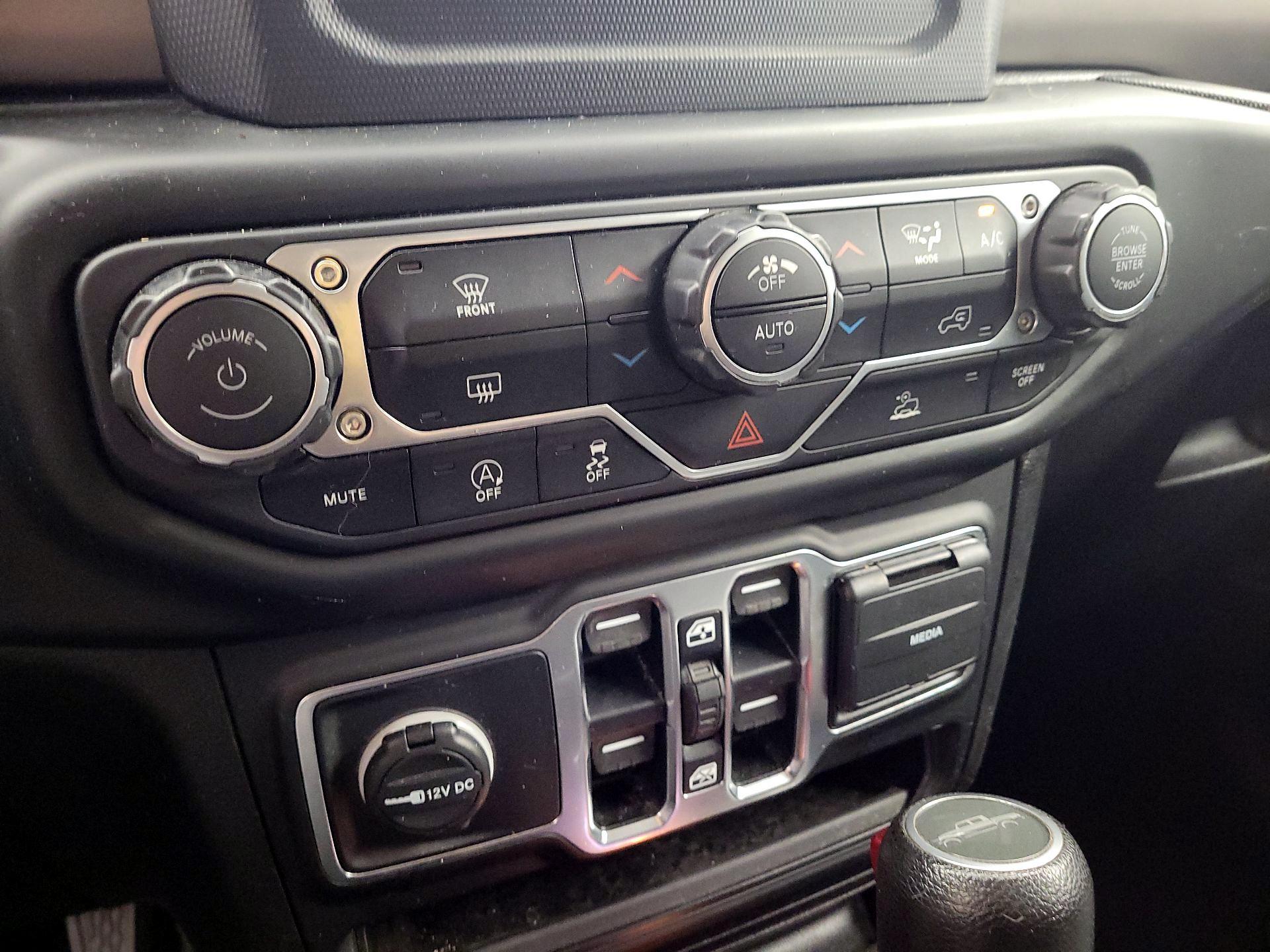 Thumbnail: 2021 Jeep Gladiator - 14